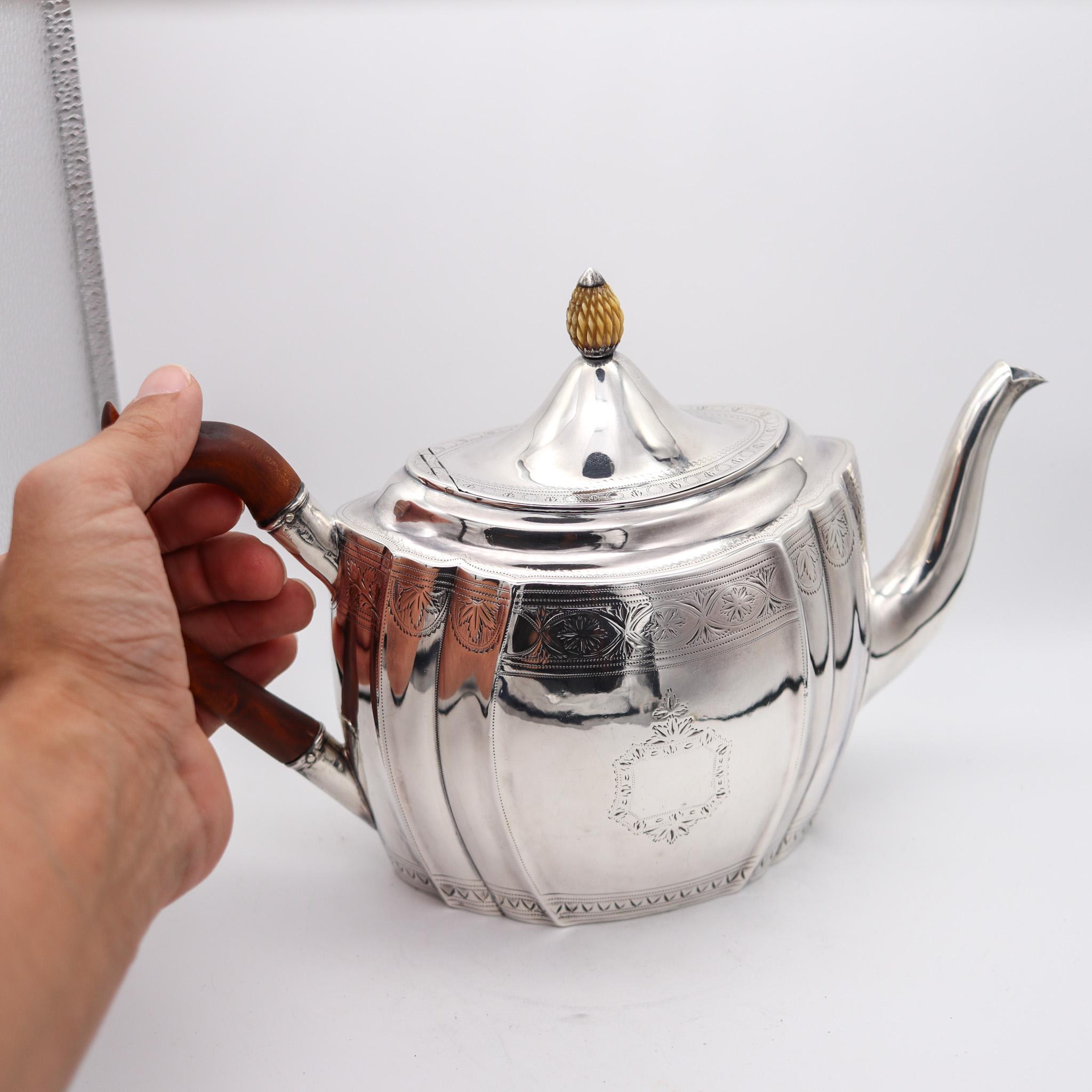 Richard Sawyer 1801 Dublin Coffee-Tea Pot In 925 Sterling Silver With Brown Wood For Sale 1