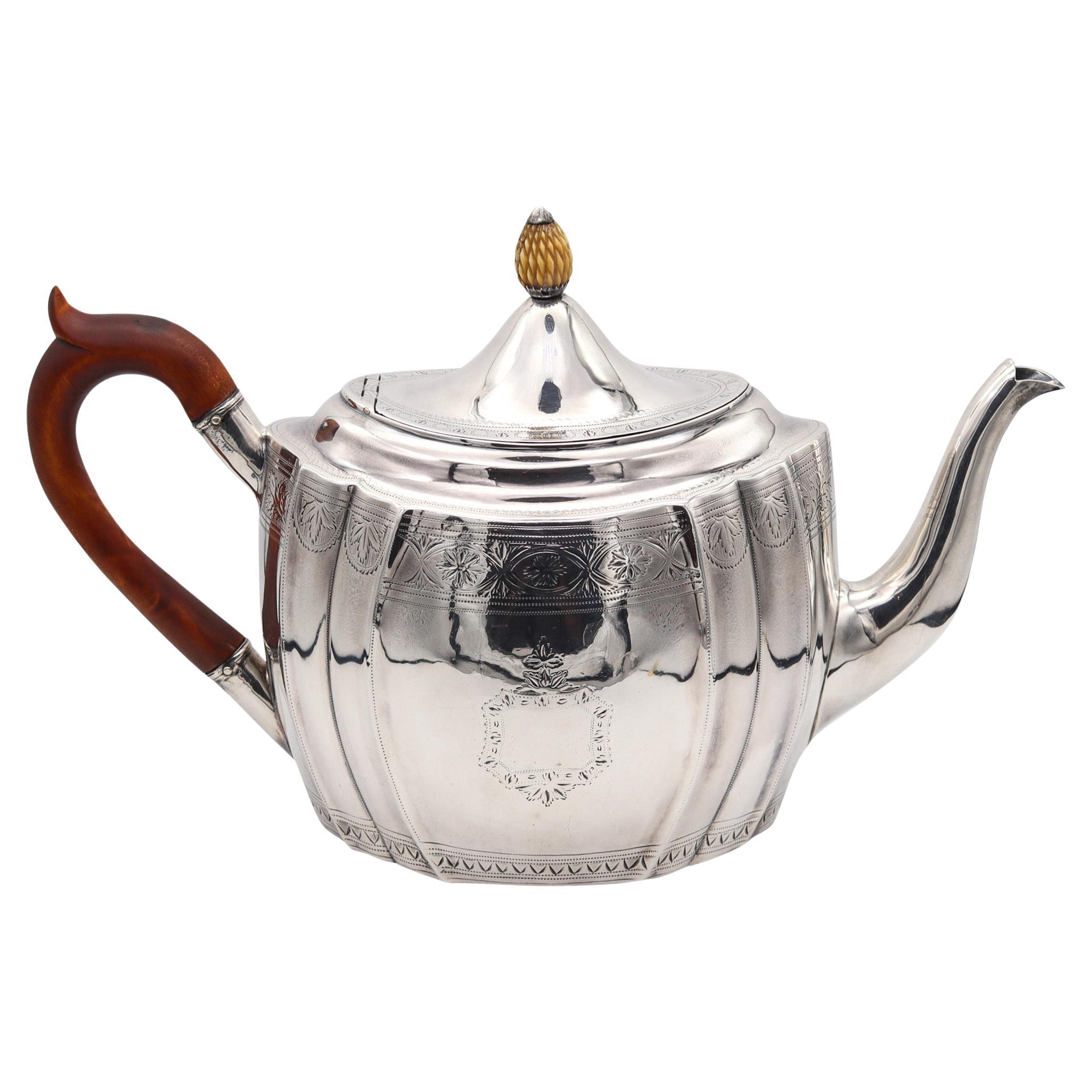 Richard Sawyer 1801 Dublin Coffee-Tea Pot In 925 Sterling Silver With Brown Wood For Sale