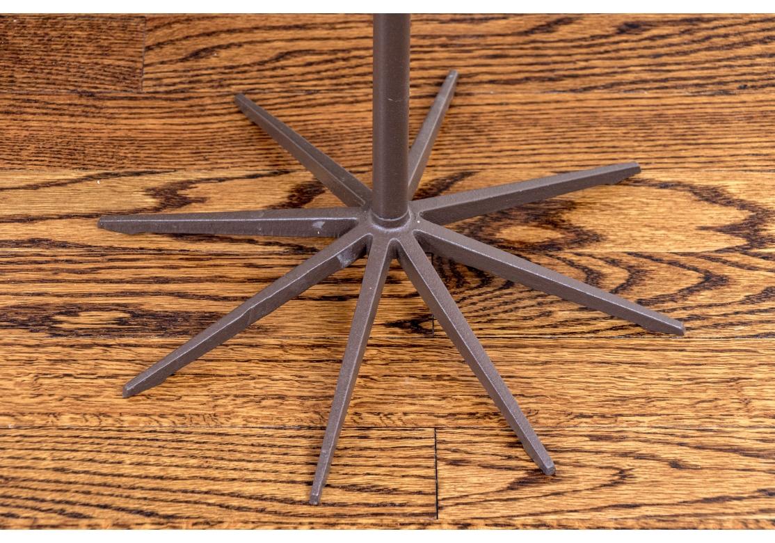 Table d'appoint en teck à pétales attribuée à Richard Schultz pour Knoll en vente 1