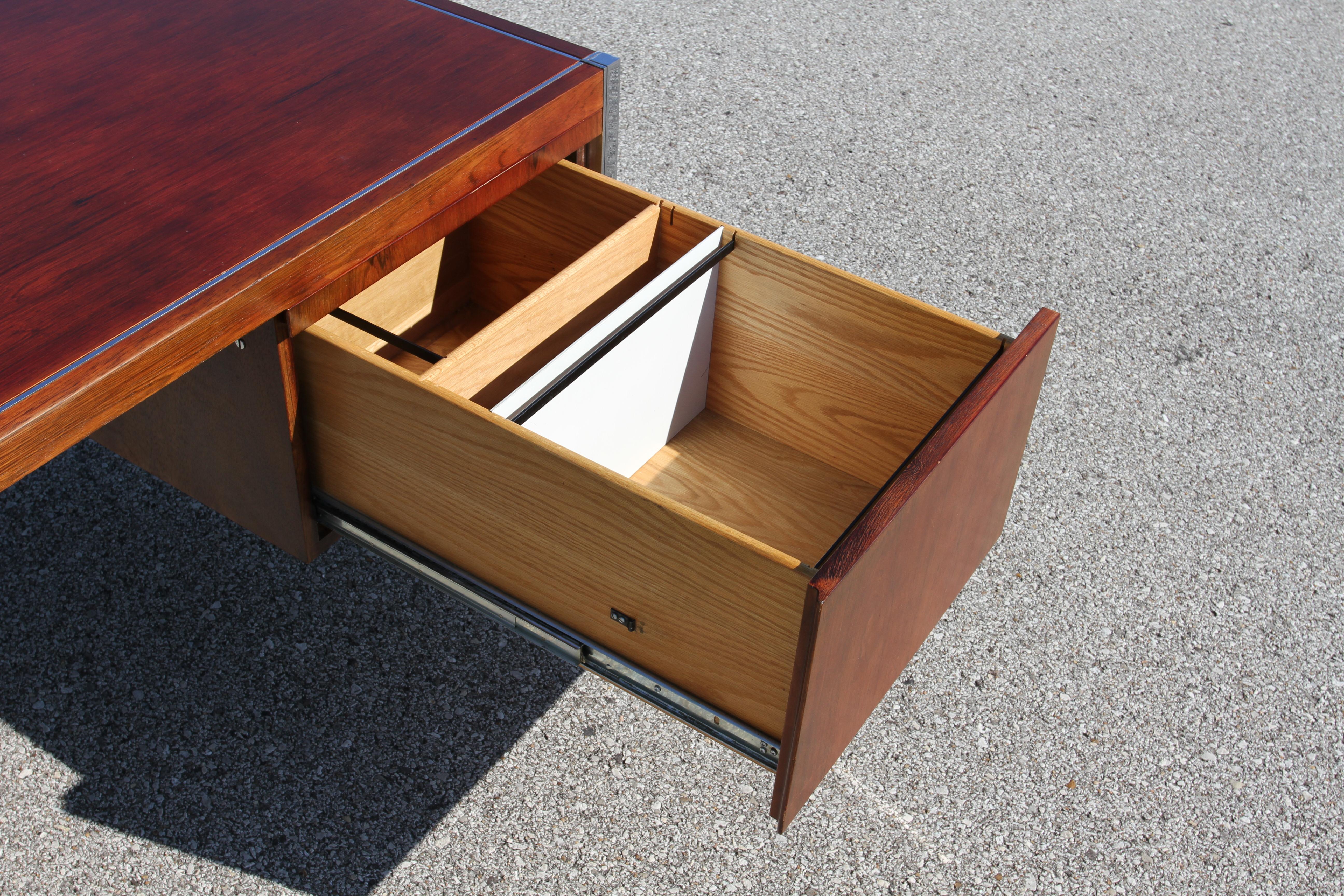 Richard Schultz for Knoll 1960s Mid-Century Modern Rosewood Executive Desk #4146 For Sale 10