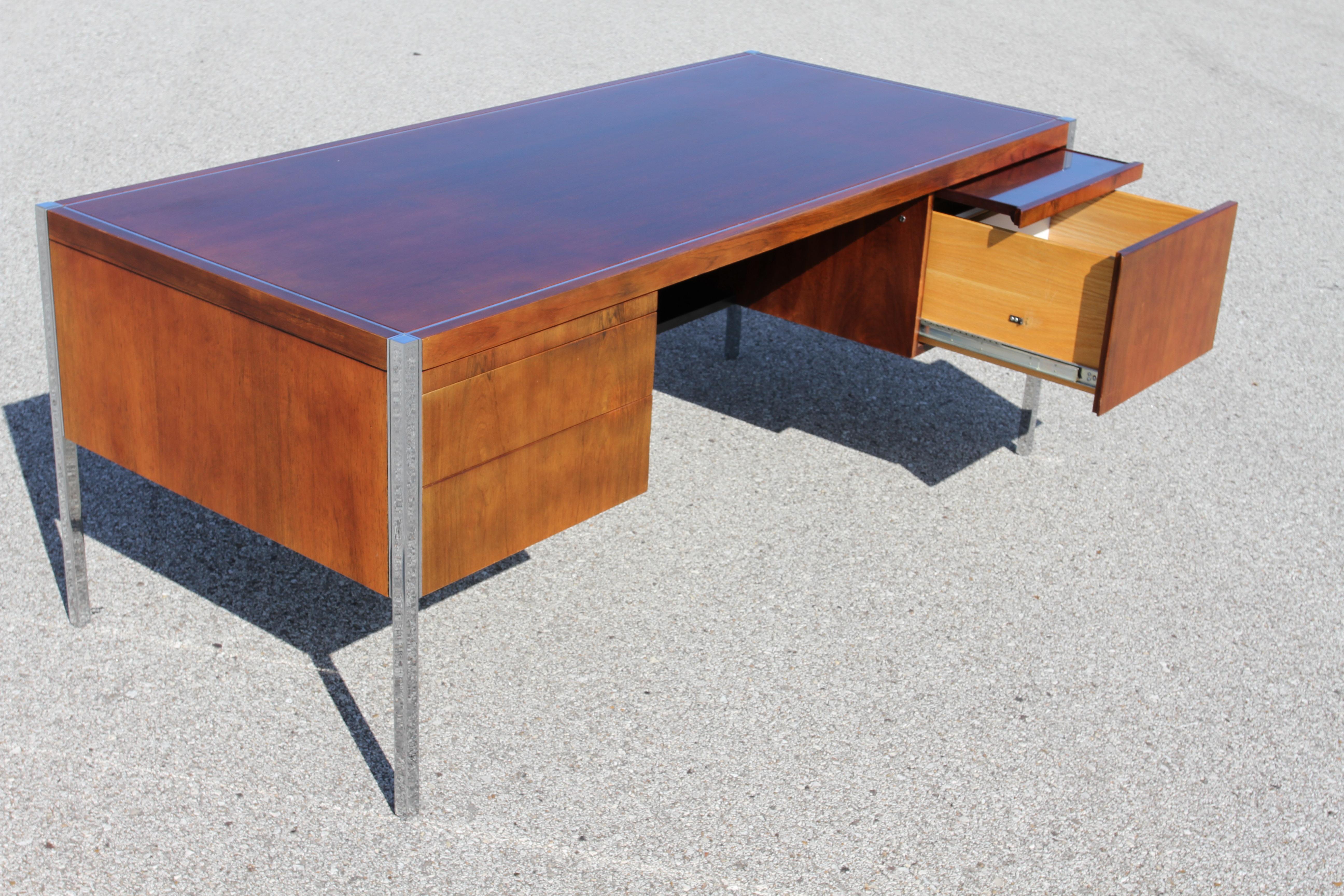 Mid-20th Century Richard Schultz for Knoll 1960s Mid-Century Modern Rosewood Executive Desk #4146 For Sale