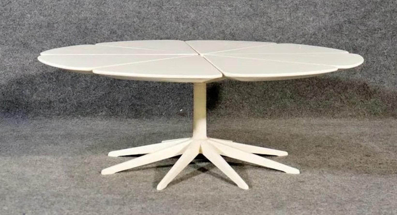 Mid-Century Modern Richard Schultz for Knoll 'Petal' Coffee Table For Sale