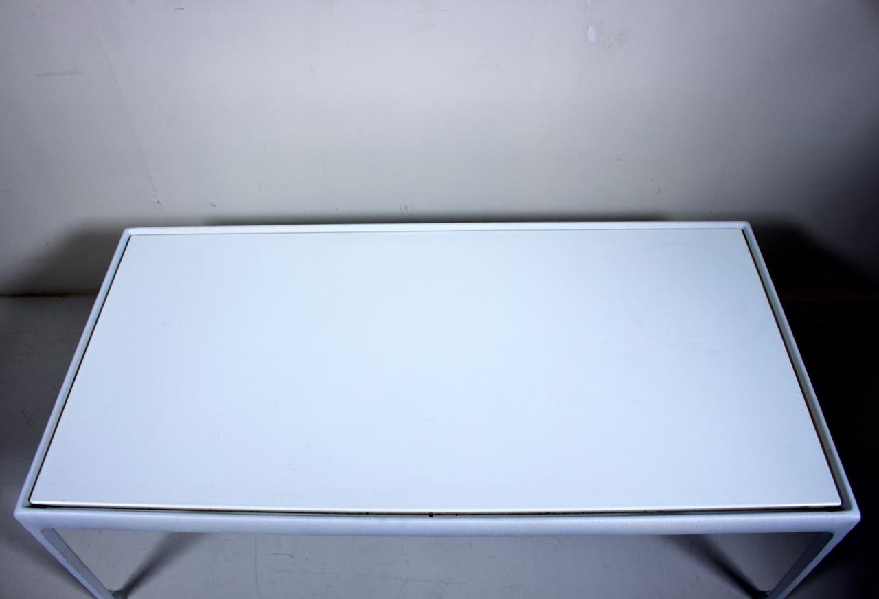 Richard Schultz for Knoll White on White Indoor Outdoor Coffee Table, 1960's For Sale 1