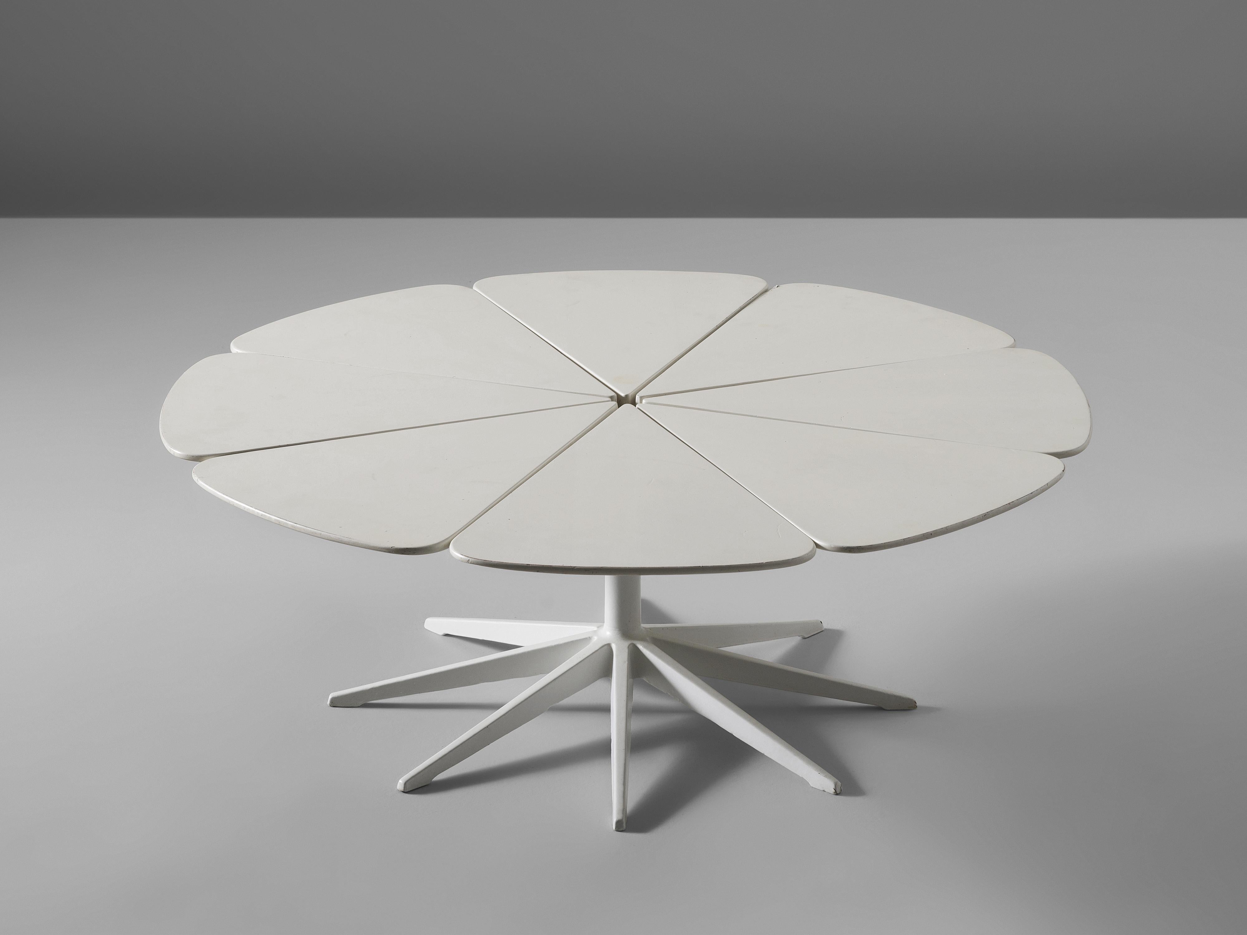 Richard Schultz for Knoll, 'petal' coffee table, aluminum, steel, polyurethane, United States, design 1960

This petal coffee or cocktail table is designed by Richard Schultz in 1960 for Knoll Furniture. This side table is part of a larger Petal