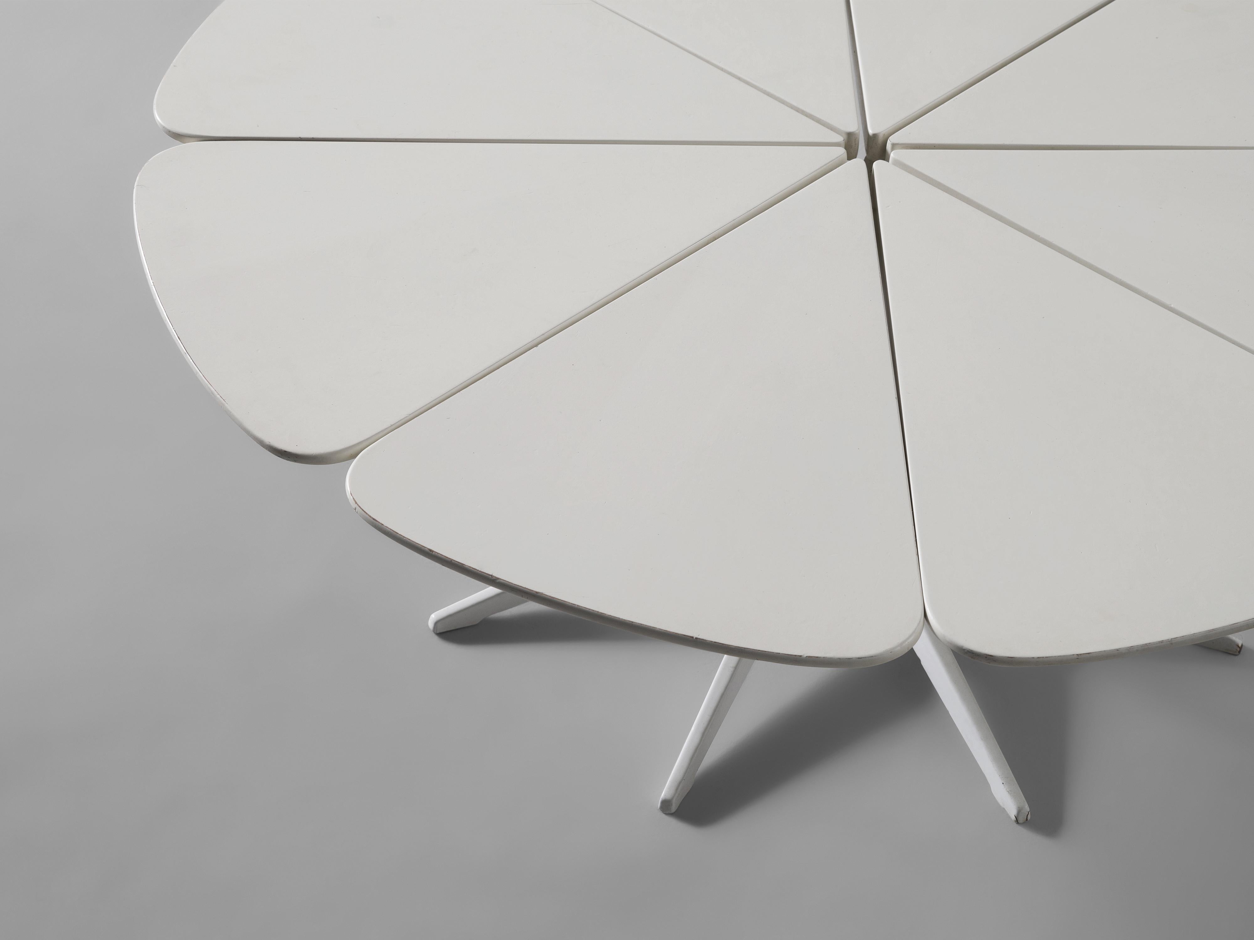 American Richard Schultz for Knoll White 'Petal' Coffee Table  For Sale