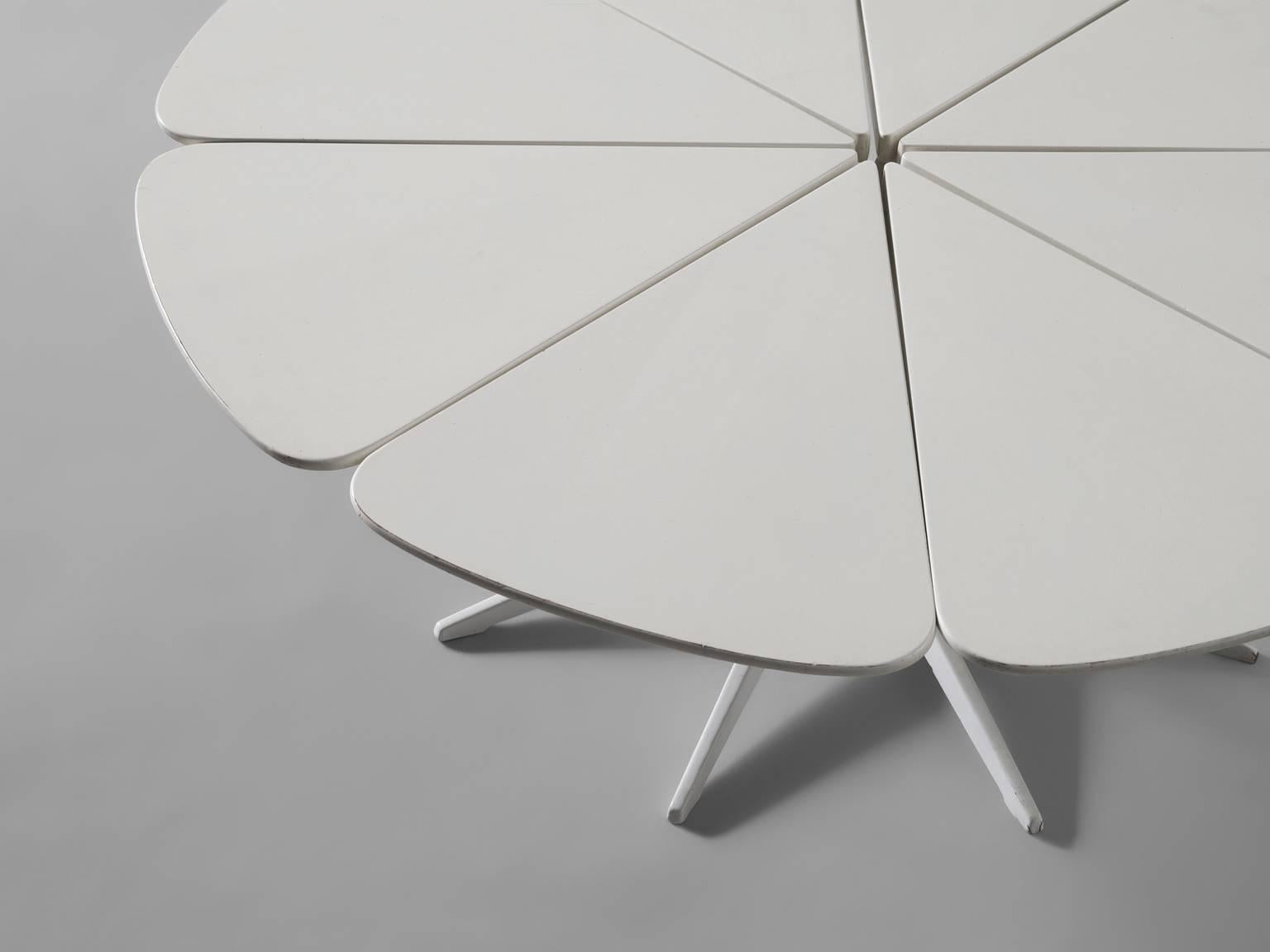 Richard Schultz for Knoll White 'Petal' Coffee Table  In Good Condition In Waalwijk, NL