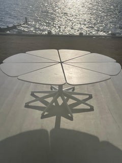 Richard Schultz for Knoll White Polyurethane Petal Coffee/ Cocktail Table