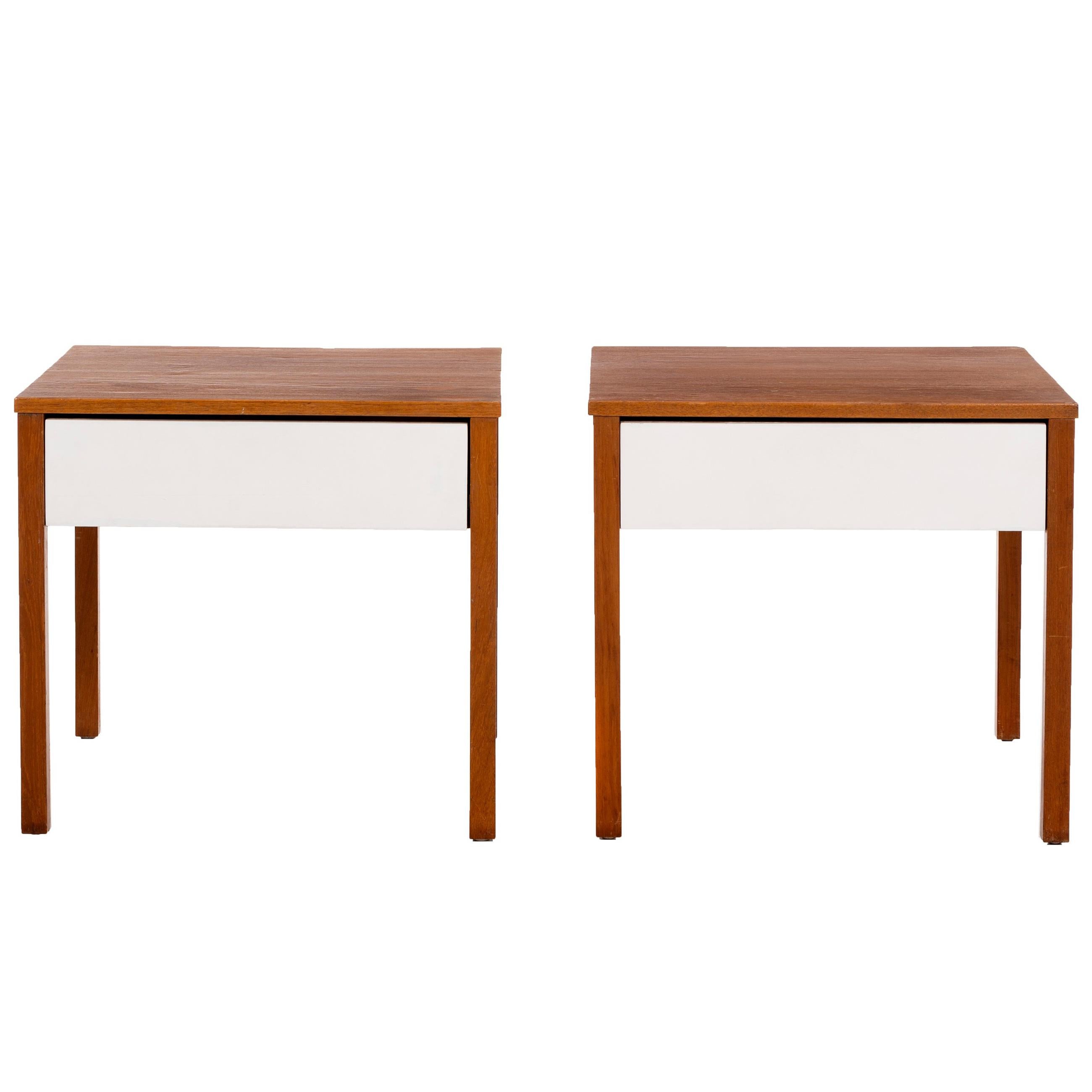 Richard Schultz Pair of Knoll End Tables or Nightstands
