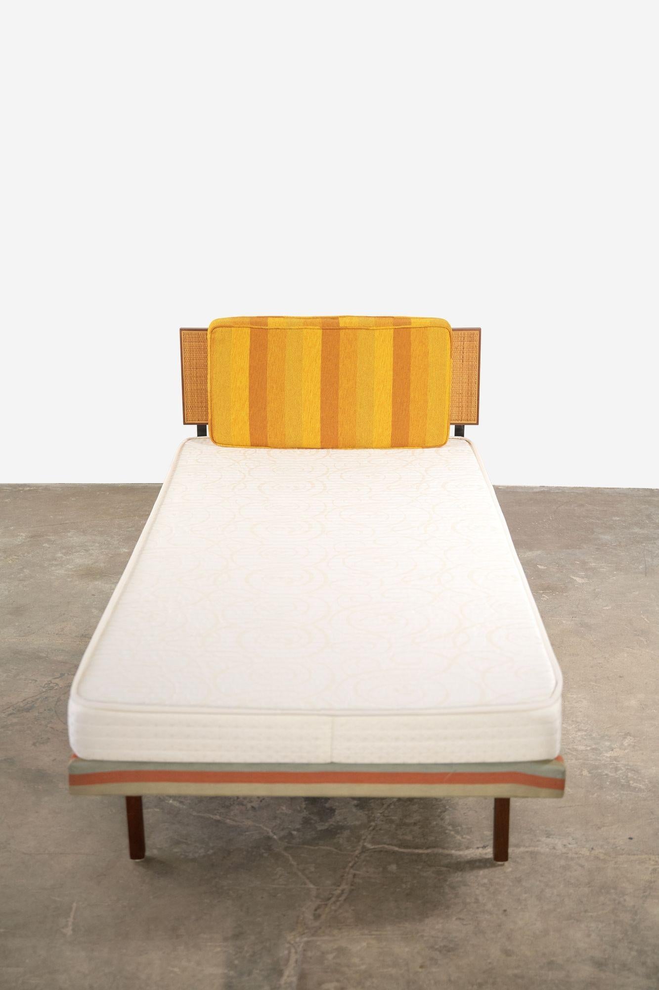 20th Century Richard Schultz Pair of Single Beds for Knoll, Will Also Serve as a King Bed For Sale