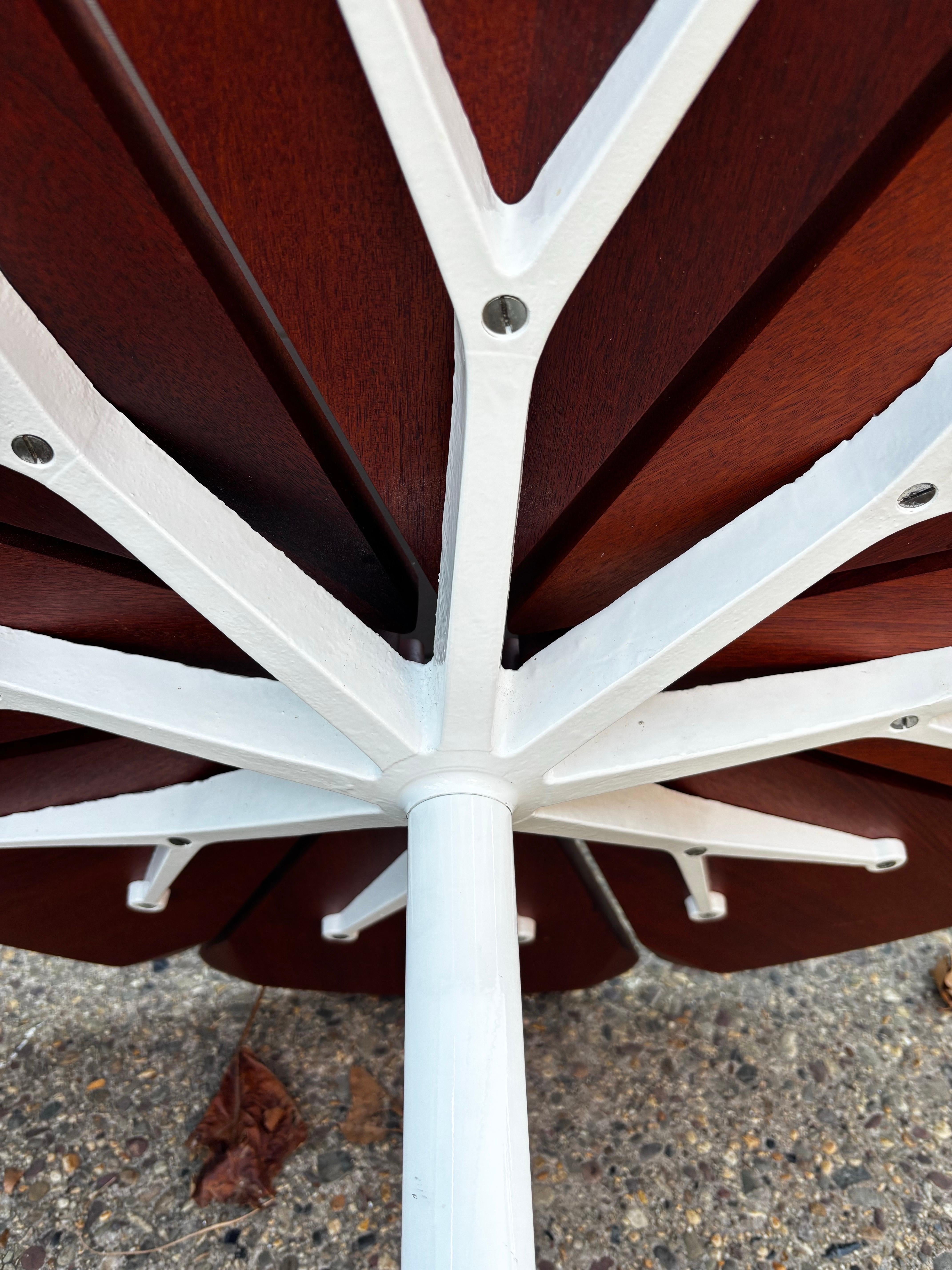 Mid-Century Modern Richard Schultz Petal Coffee Table For Sale