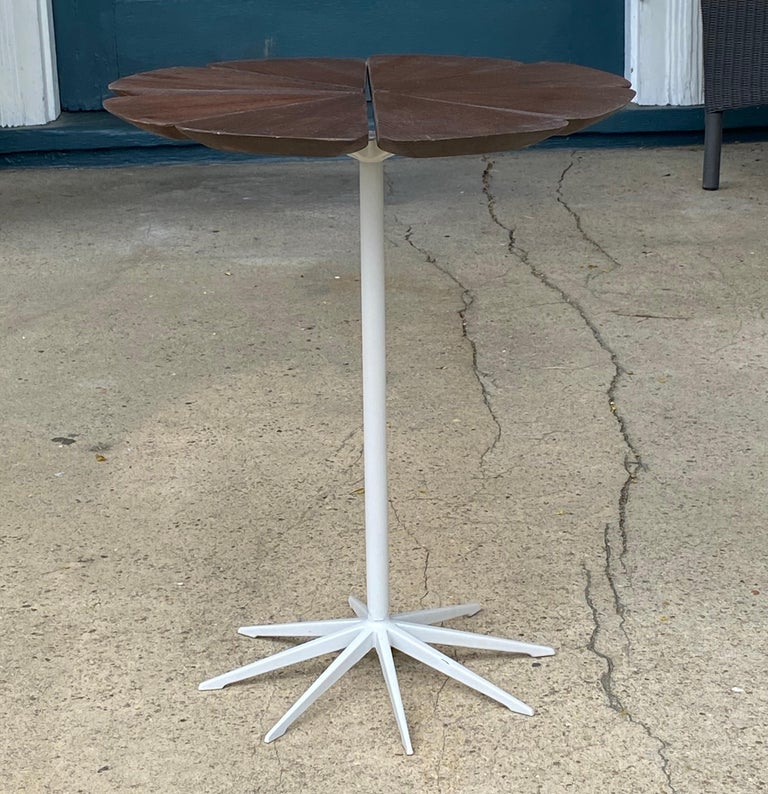 Richard Schultz Petal Side Table for Knoll In Fair Condition For Sale In Brooklyn, NY