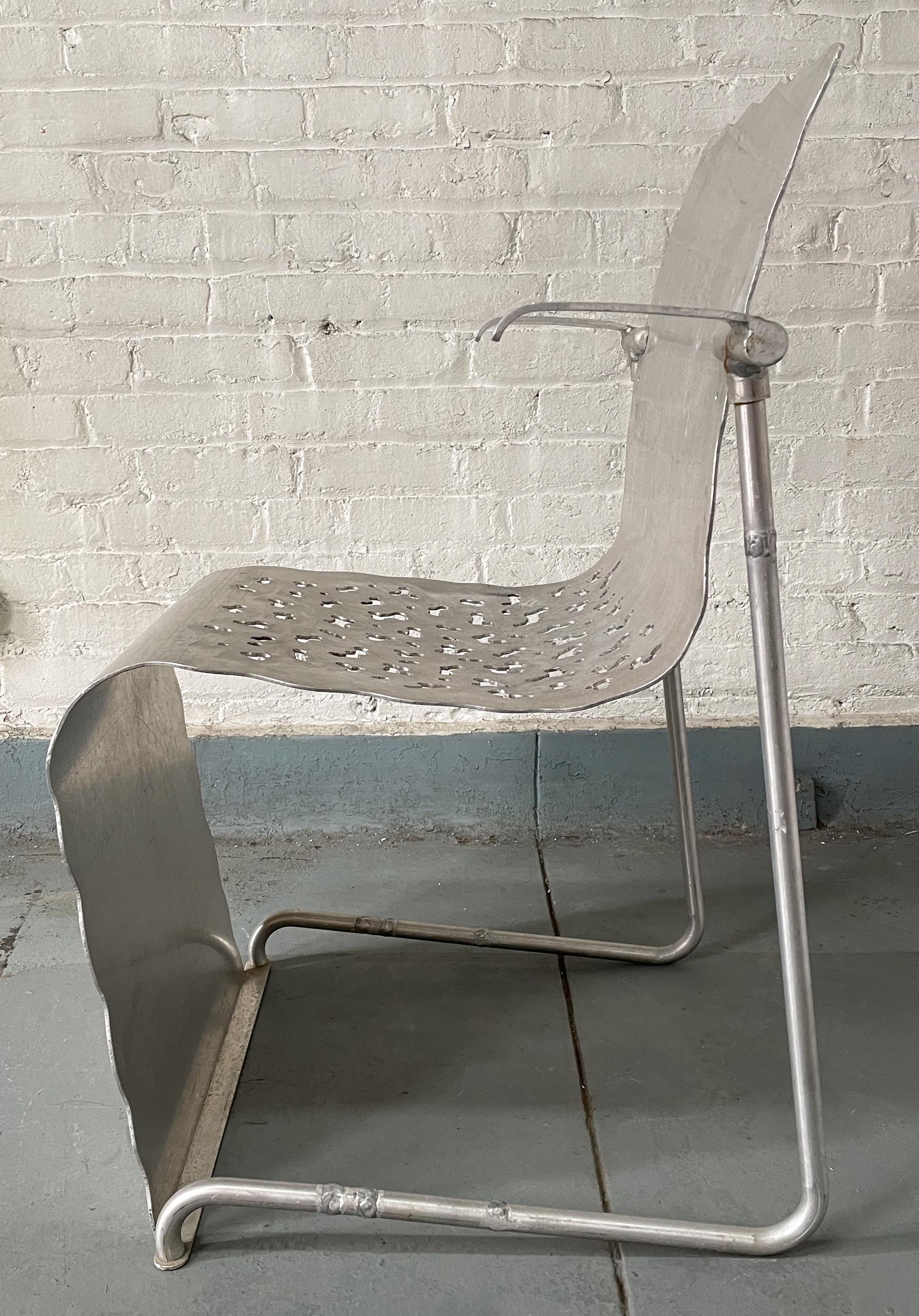 Moderne Prototype de chaise empilable en aluminium Richard Schultz n° 1 en vente