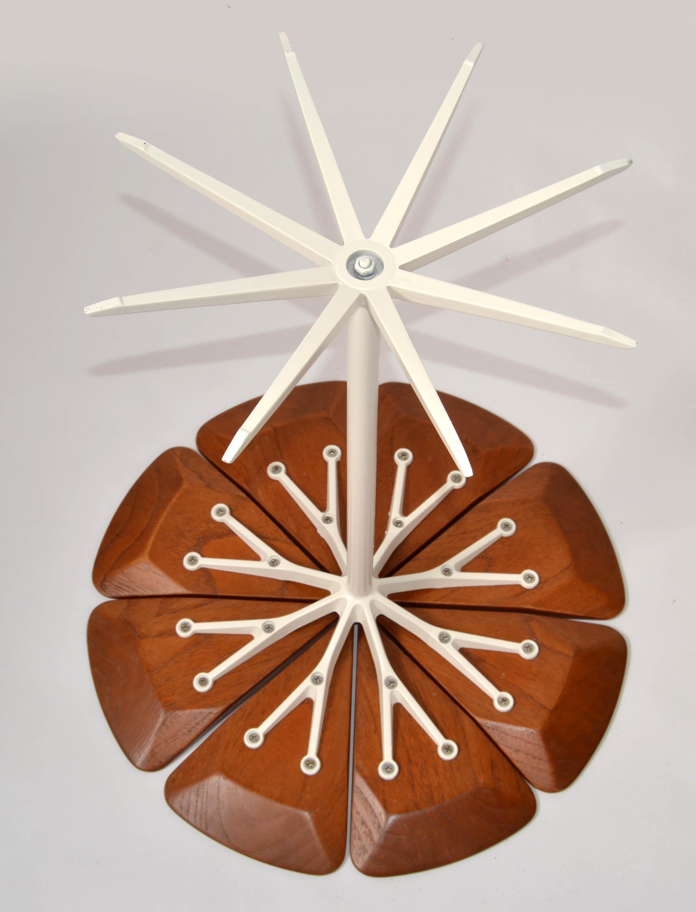 Richard Schultz Vintage Blütenblatt-Beistelltisch Knoll Mid-Century Modern Aluminium Teakholz im Angebot 7