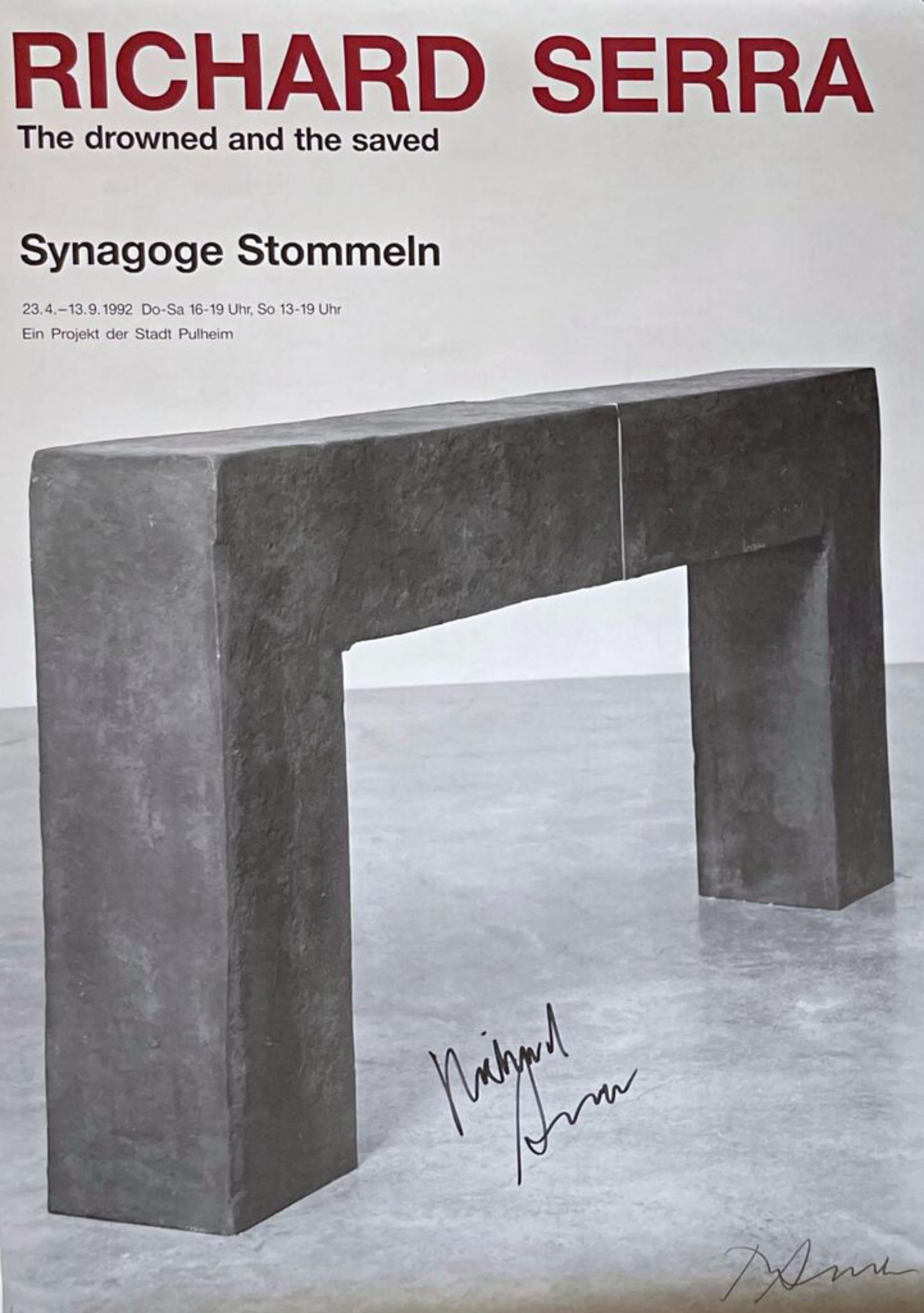 Richard Serra
Synagoge Stommeln, Die Ertrunkenen und die Geretteten (zweimal handsigniert von Richard Serra), 1992
Offsetlithografie-Poster (zweimal handsigniert von Richard Serra)
Zweimal auf der Vorderseite signiert
32 × 24 Zoll
Ungerahmt
Viele