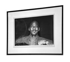 Michael Jordan en su 40 cumpleaños, 2003 - Fotografía en blanco y negro, enmallada y enmarcada