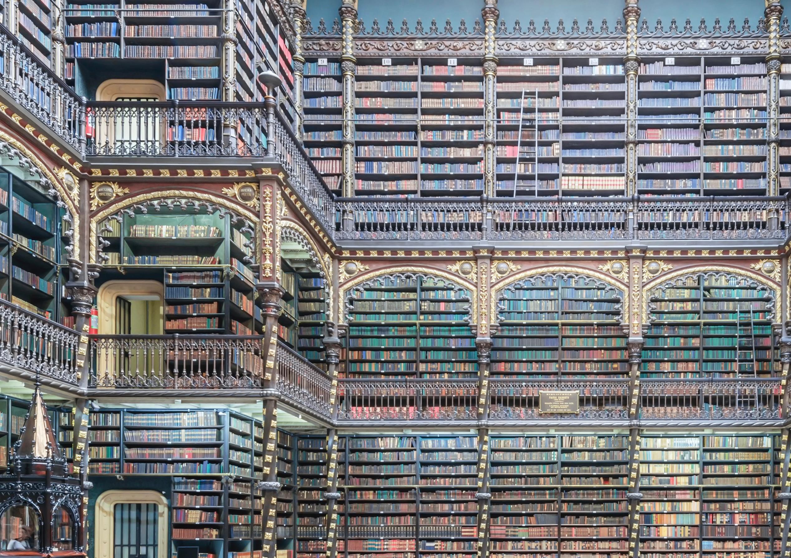 Real Gabinete Portuguese de Leitura, Rio De Janeiro - photographie en couleur - Contemporain Photograph par Richard Silver