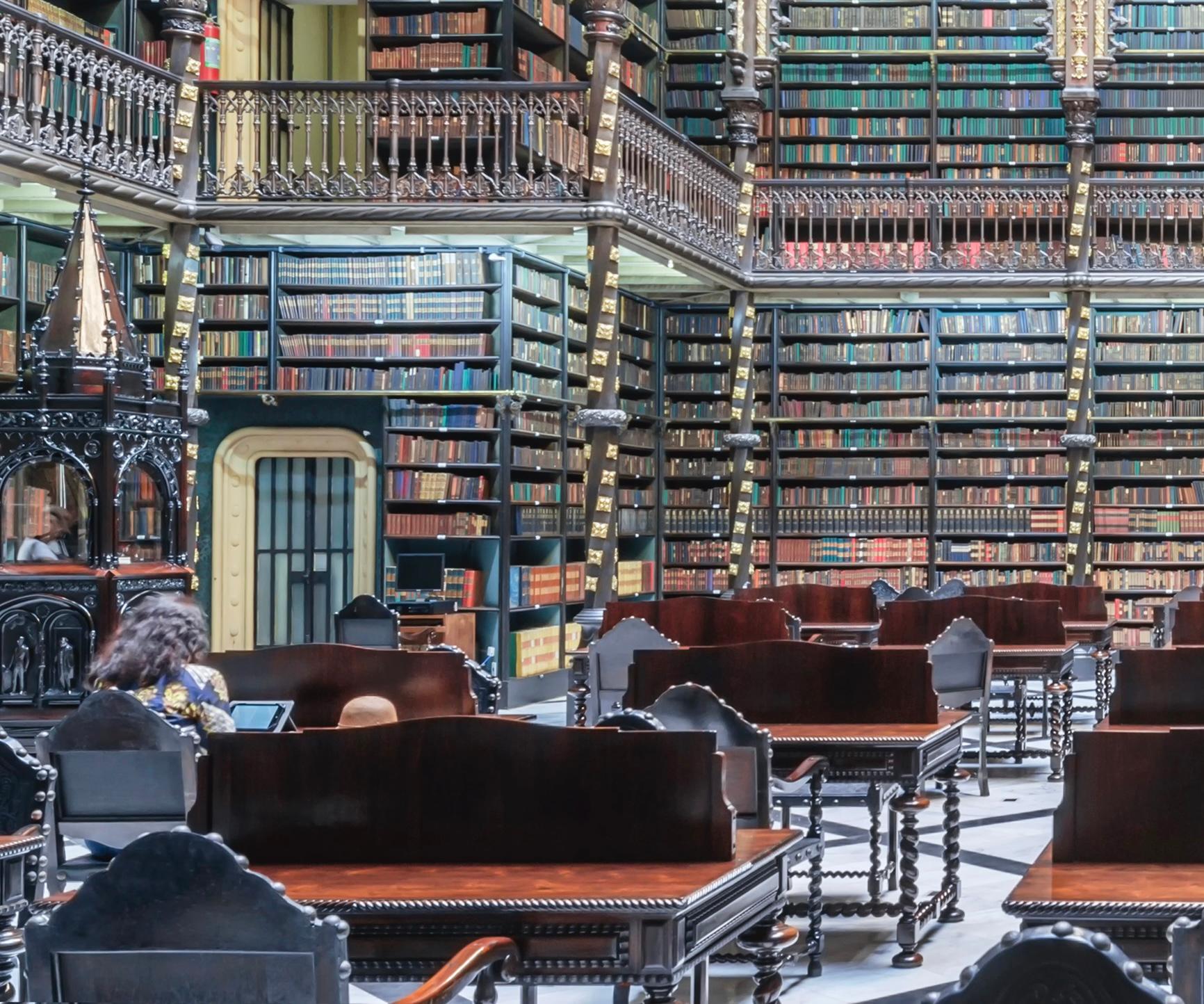 L'amour de Richard pour les voyages lui a donné de nombreuses occasions de photographier des villes et des cultures différentes. Il aime  l'architecture emblématique, qu'elle soit ancienne ou moderne, et s'attache toujours à documenter les belles