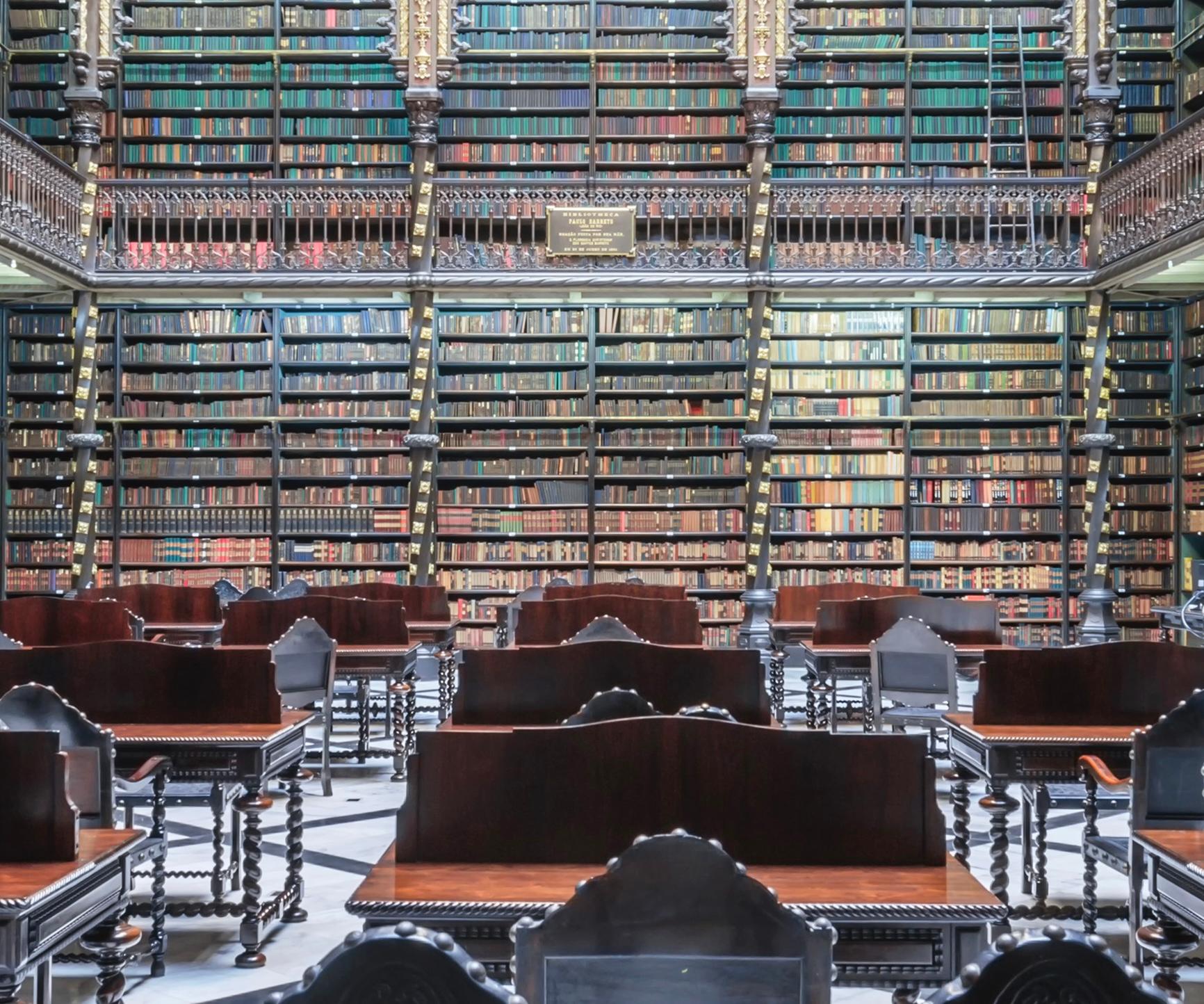 Real Gabinete Portuguese de Leitura, Rio De Janeiro - photographie en couleur en vente 1