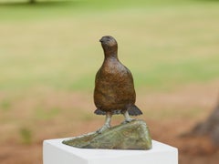 Escultura contemporánea de bronce de un urogallo británico, ave de caza, fauna, naturaleza