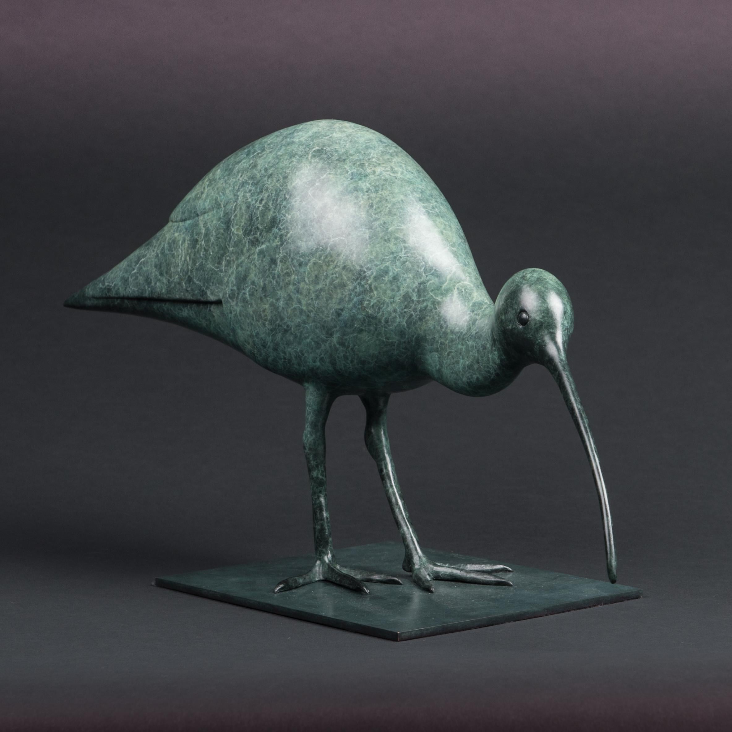 Scultura contemporanea in bronzo di un uccello chiurlo che guadagna, fauna selvatica, natura, verde in vendita 2