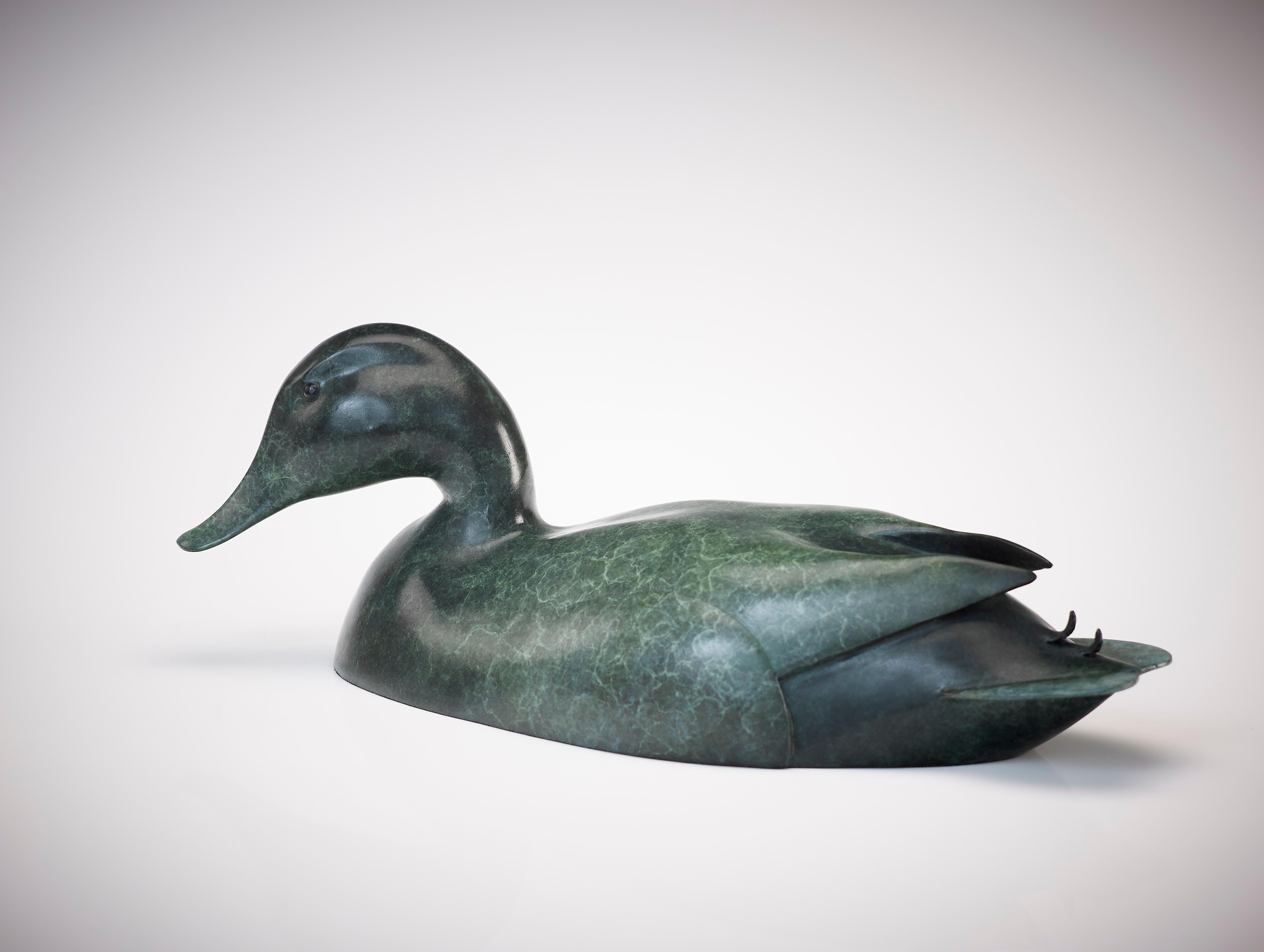 Sculpture contemporaine en bronze d'un canard colvert nageant sur l'eau, vert vif en vente 4