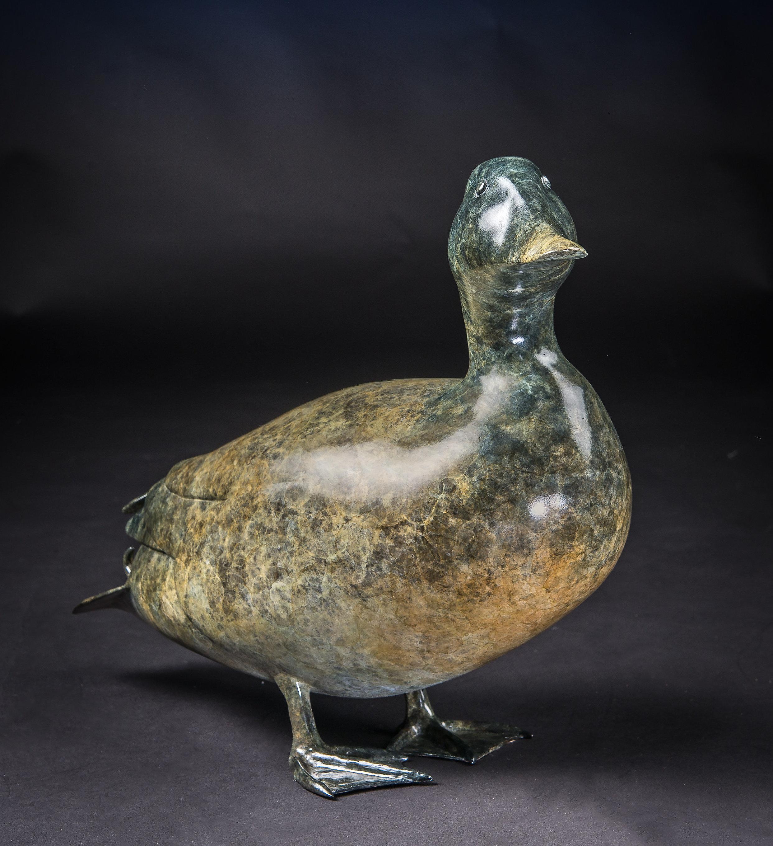 Scultura contemporanea in bronzo di un'anatra domestica verde, natura, fauna selvatica in vendita 6
