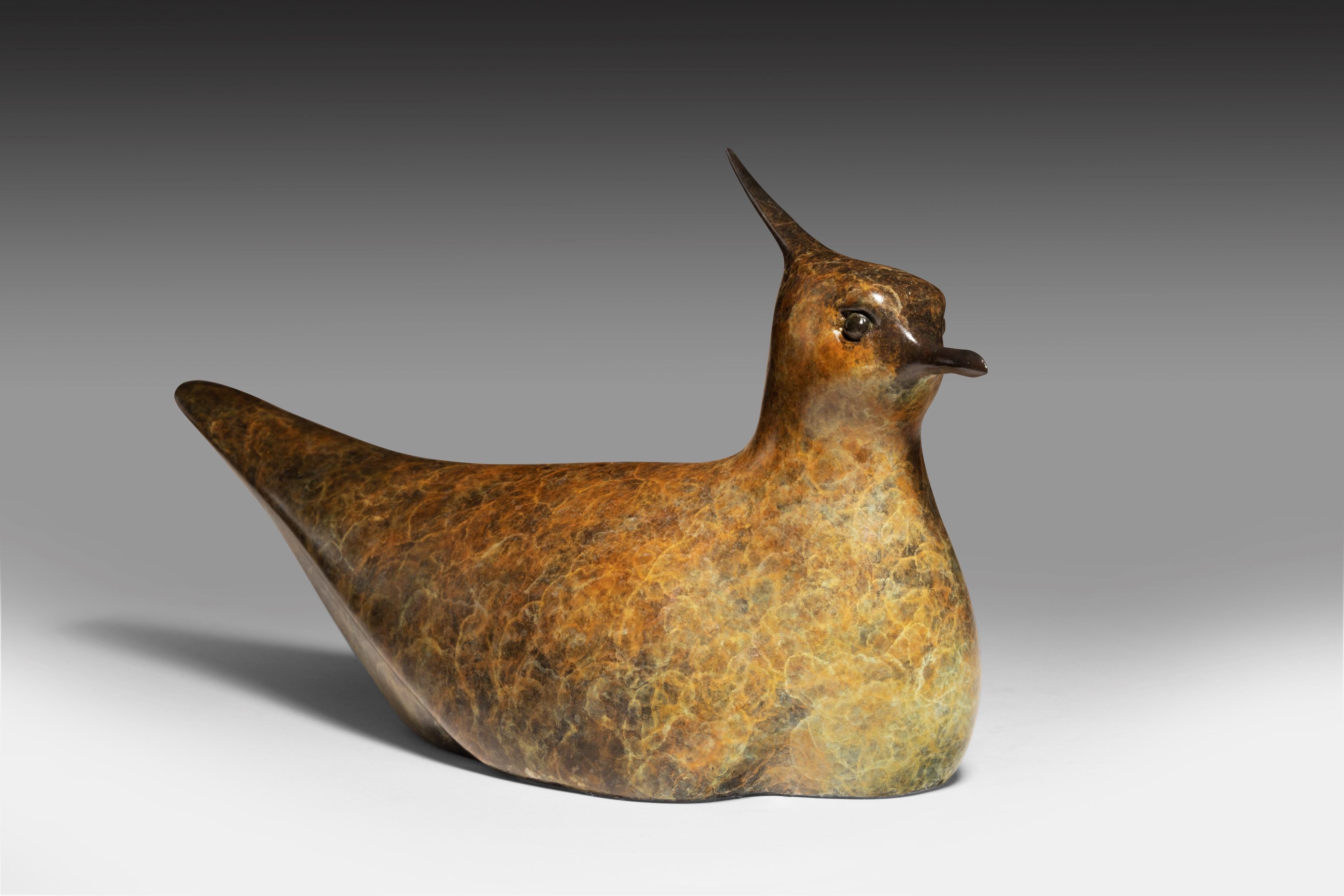 Still-Life Sculpture Richard Smith b.1955 - Sculpture contemporaine en bronze patiné brun d'un vanneau, oiseau, faune et flore