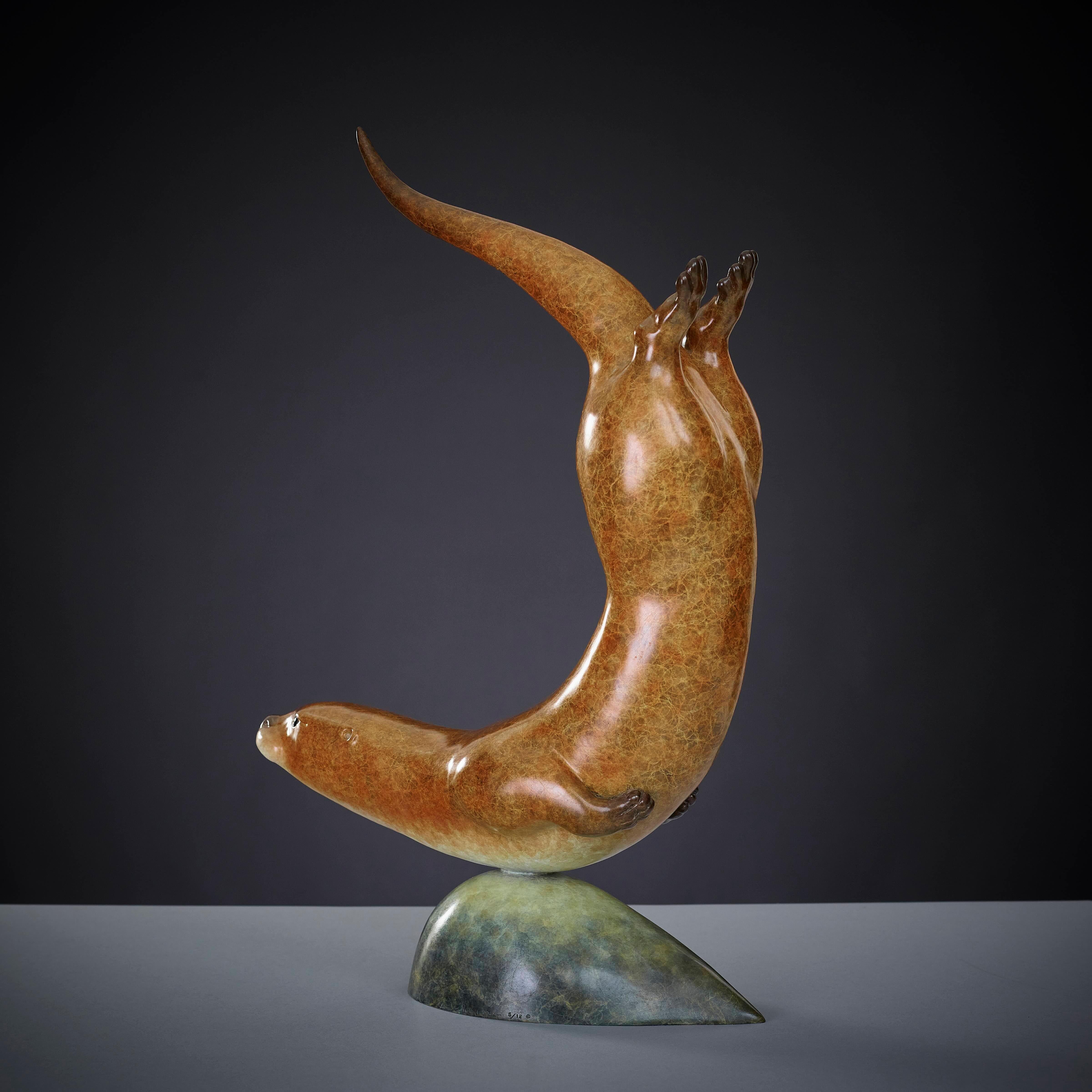 Lontra all'inseguimento' Scultura animale contemporanea in bronzo Nature e animali selvatici in vendita 3