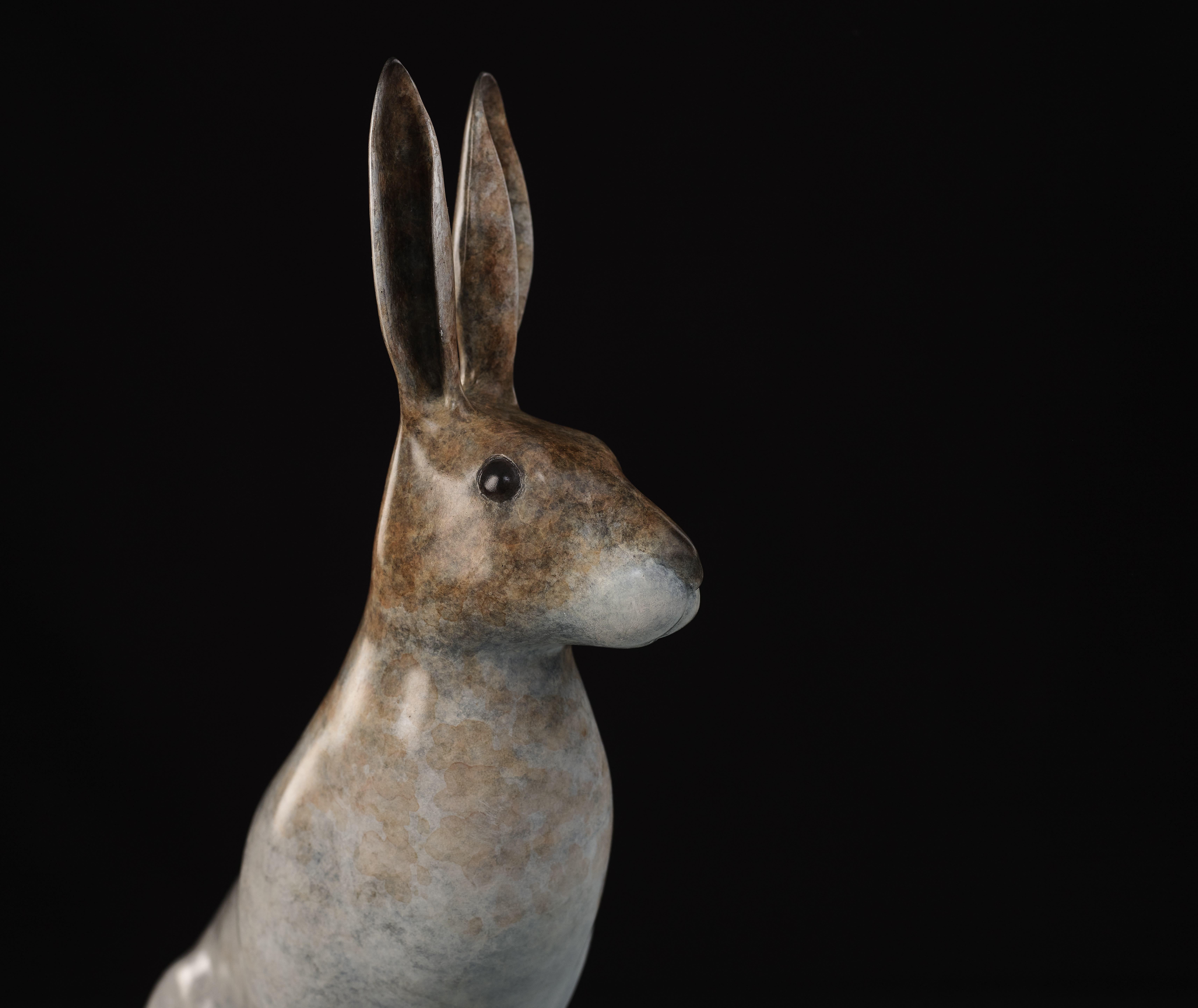 Sculpture contemporaine d'animal en bronze Arctic Hare d'une harpe. Blanc patiné  en vente 1