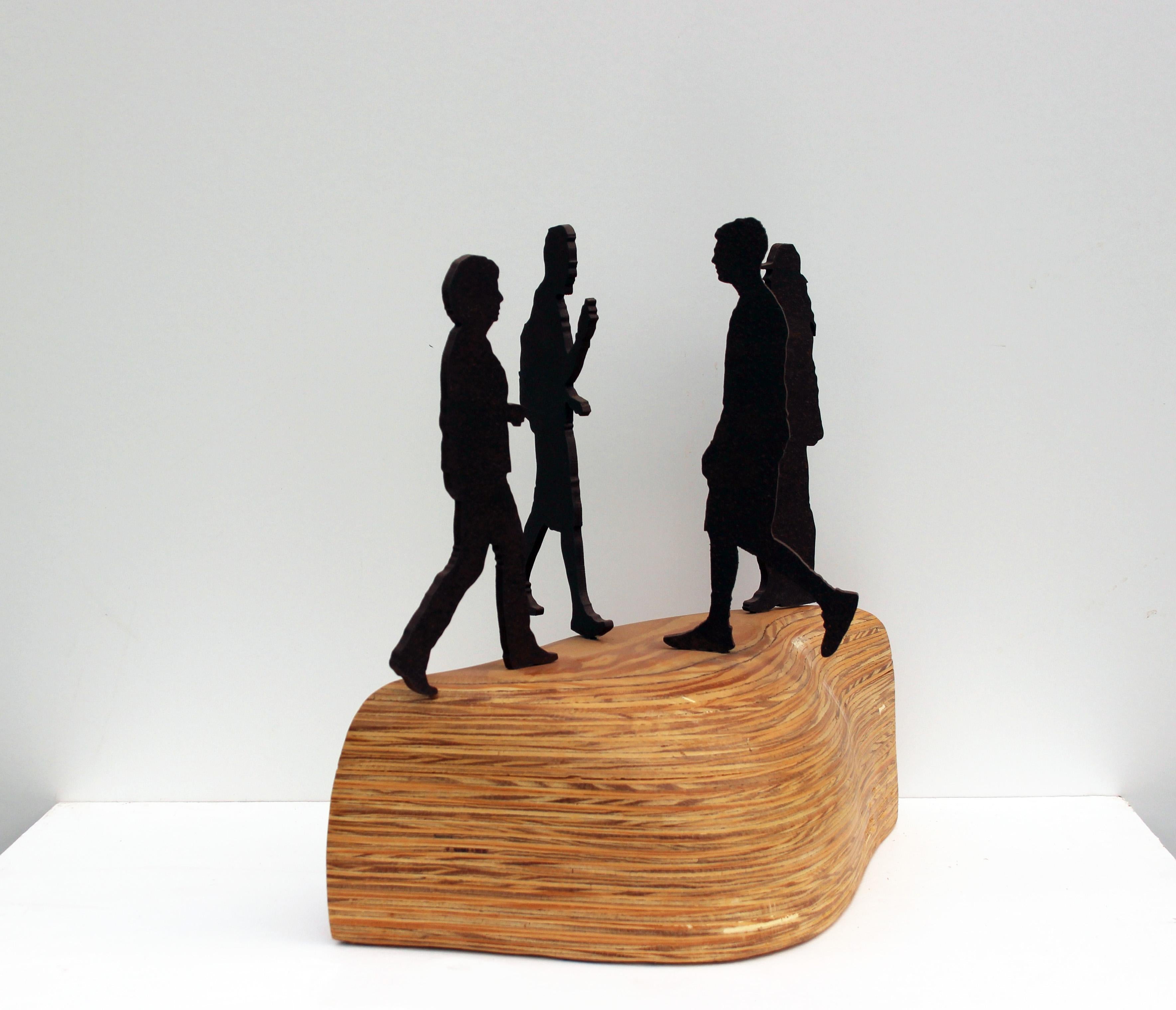 Versammlung 3 (Braun), Abstract Sculpture, von Richard Taylor