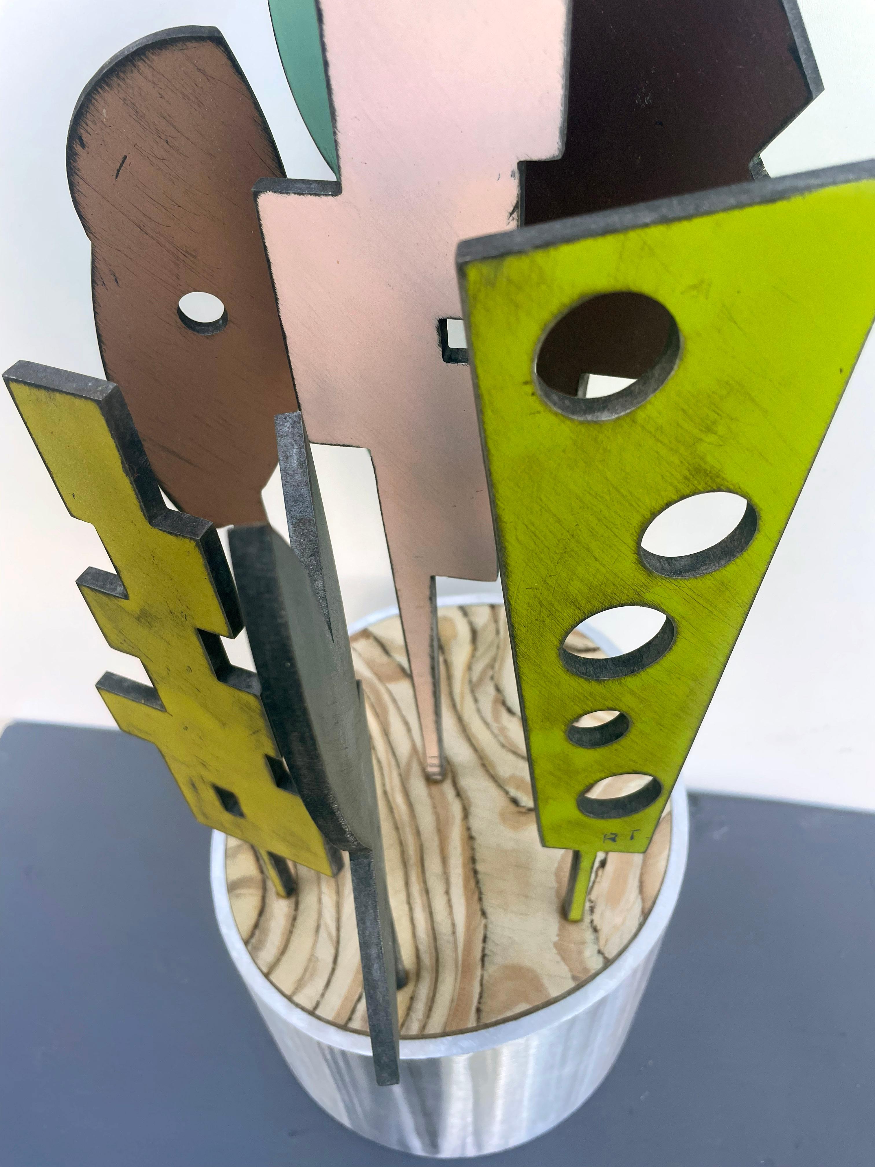 sculpture de table, sculpture d'intérieur, bois et métal, colorée, 