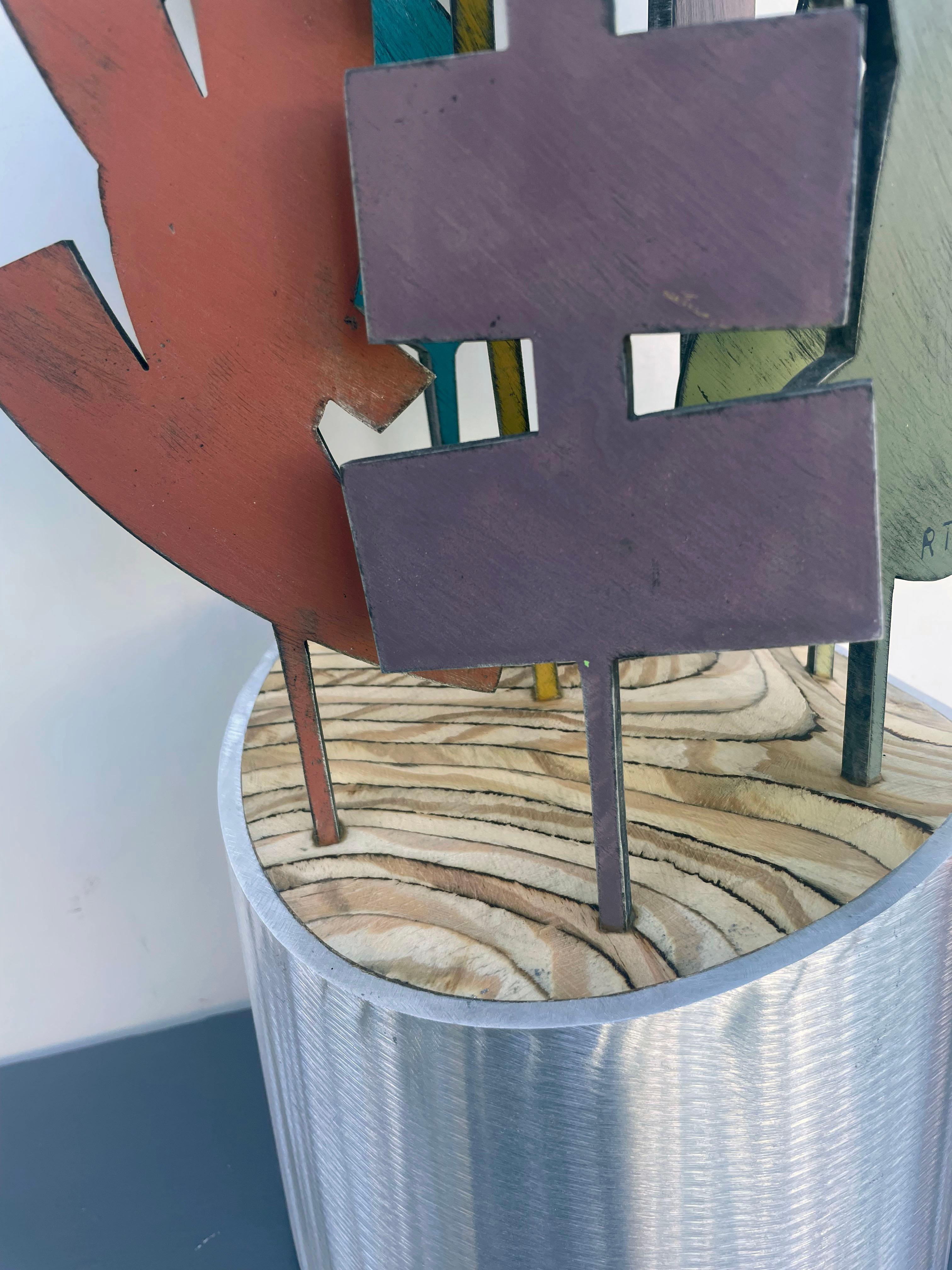 sculpture de table, sculpture d'intérieur, bois et métal, colorée, 