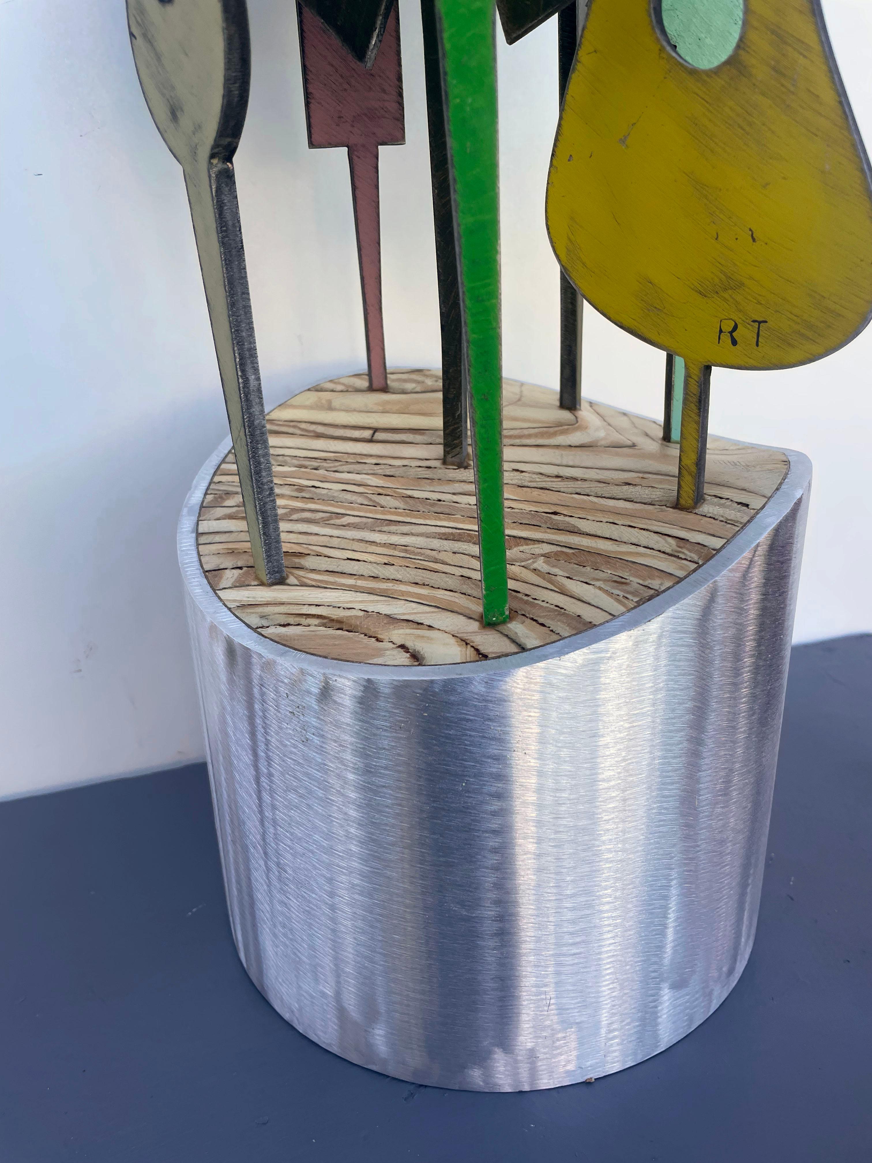 sculpture de table, sculpture d'intérieur, bois et métal, colorée, 