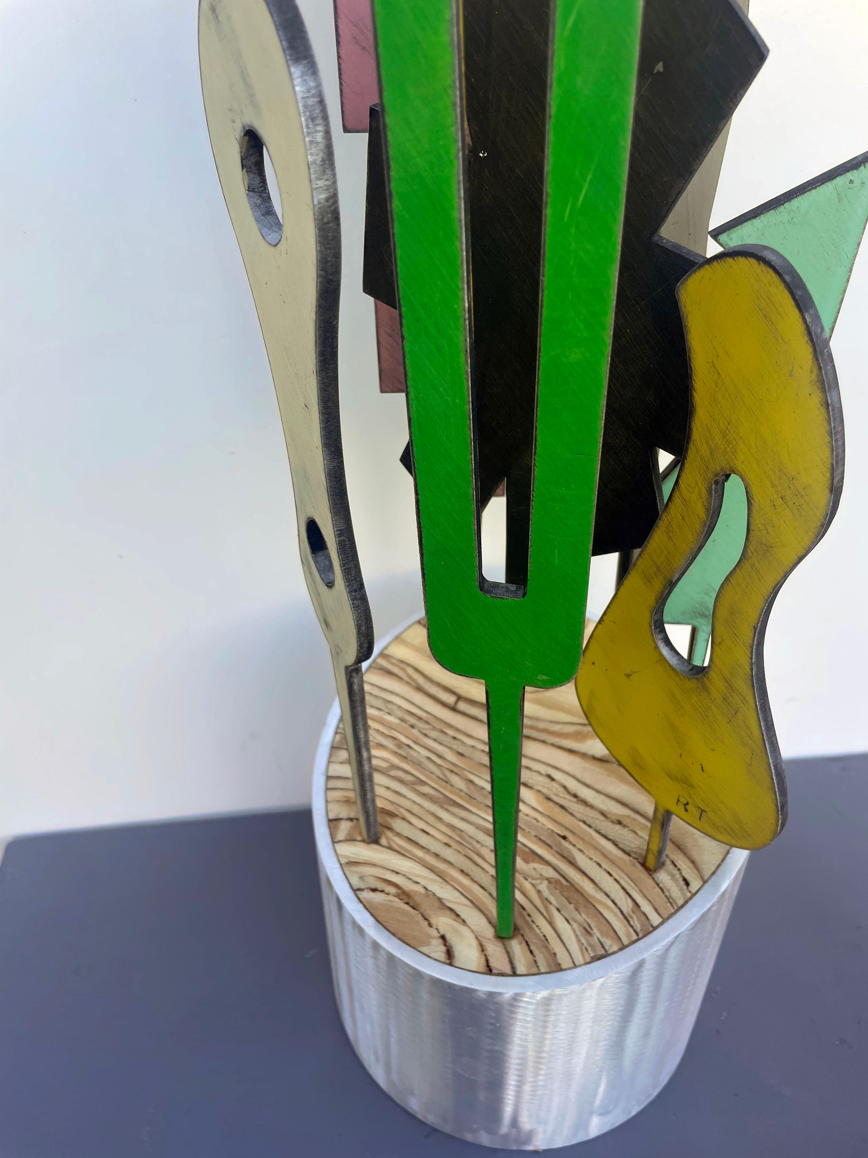 sculpture de table, sculpture d'intérieur, bois et métal, colorée, 