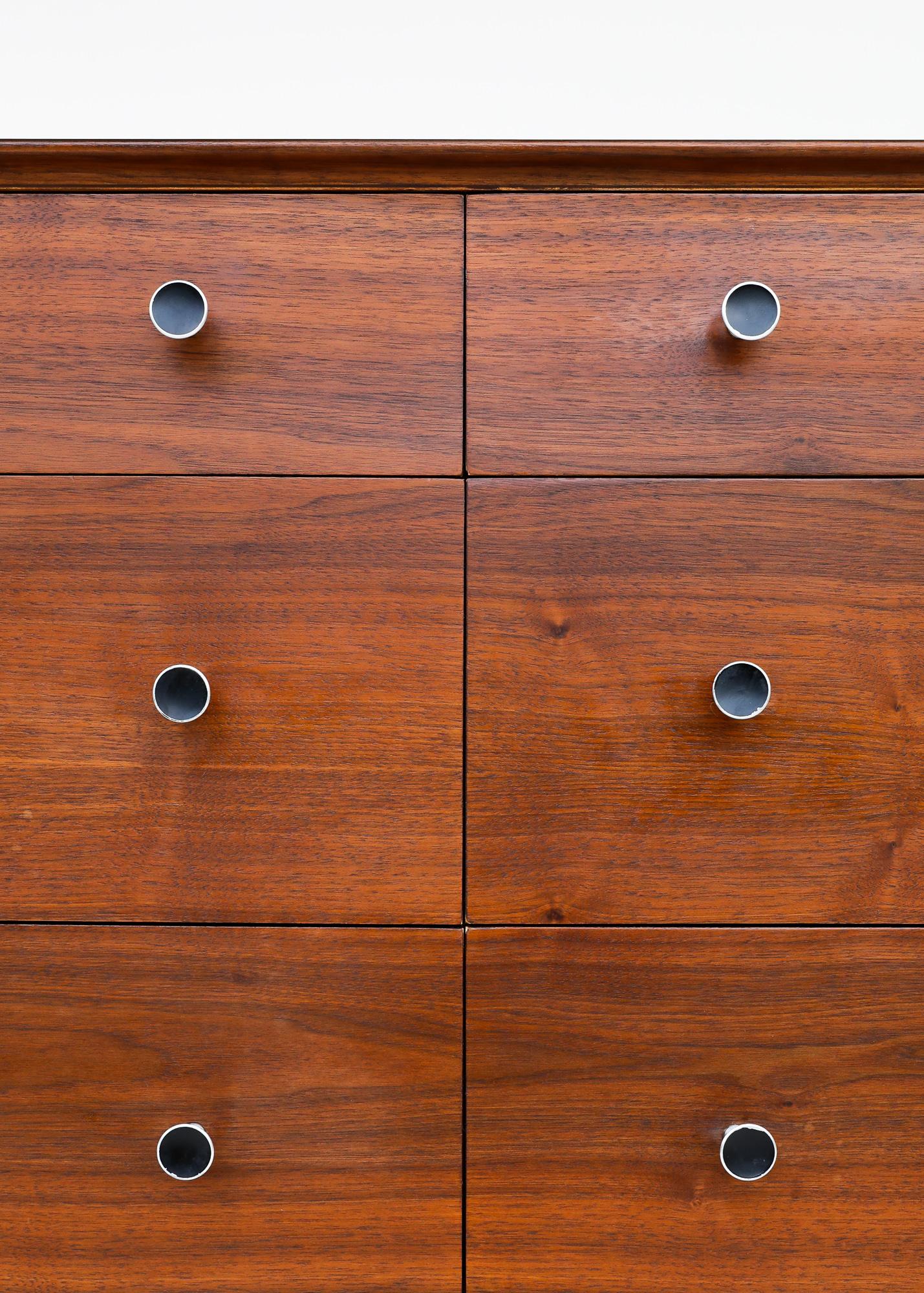 Mid-Century Modern Walnut Dresser by Richard Thompson for Glenn of California 1