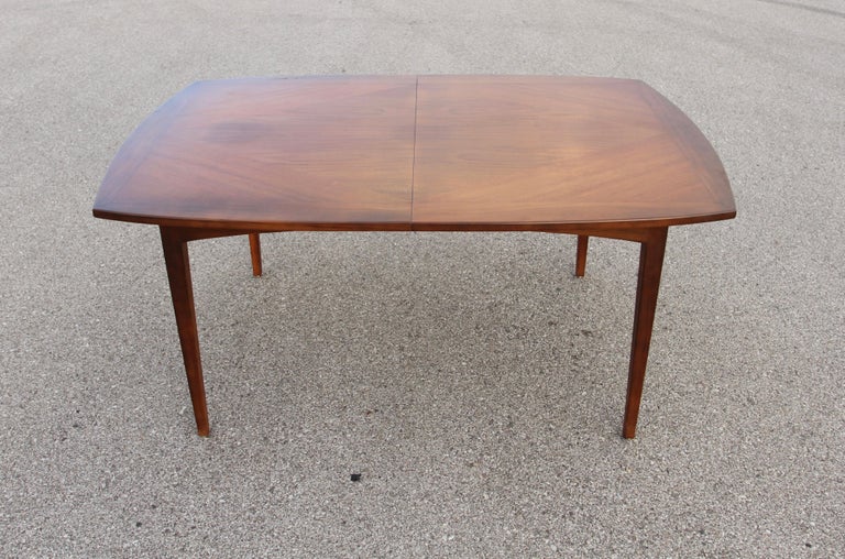 Large Mid-Century Modern mahogany dining table with diamond shape inlay by Richard Thompson for Glenn of California with 3- 20