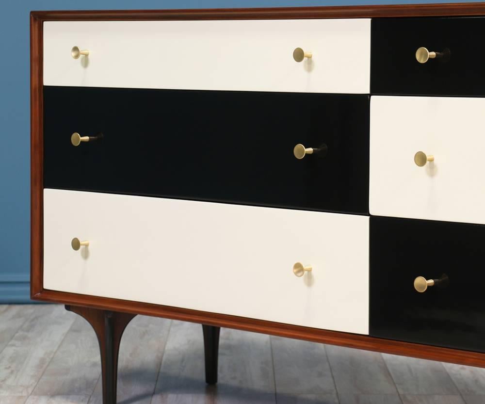 Richard Thompson Lacquered and Walnut Dresser for Glenn of California In Excellent Condition In Los Angeles, CA