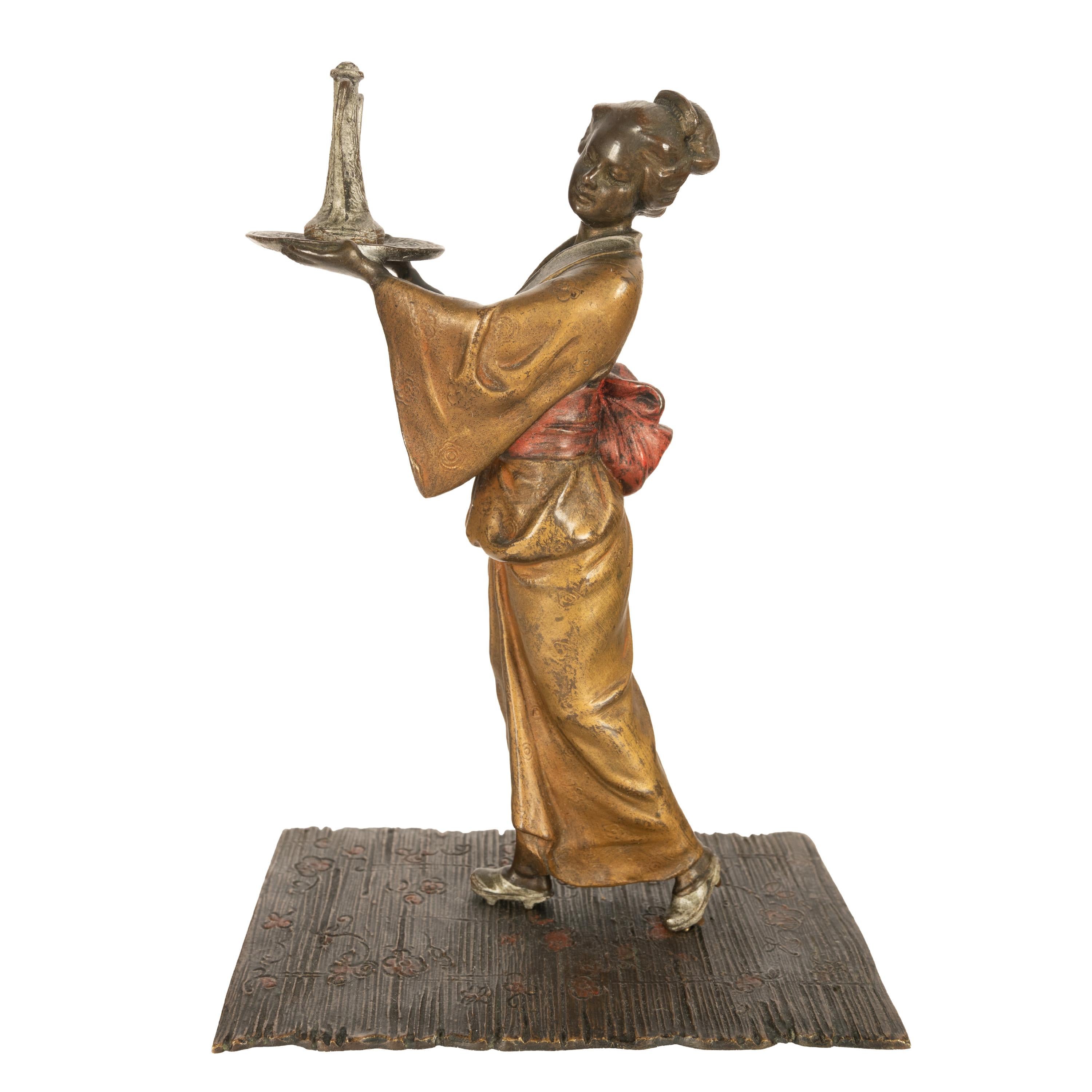 Figurative Sculpture de Richard Thuss - Antiguo Art Decó Austriaco Bronce Pintado en Frío Sirviente Chica Geisha Japonesa 1920