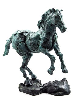 Rearing Horse 3/12 - eine lebhafte patinierte Bronzestatuette mit Reitenpferd