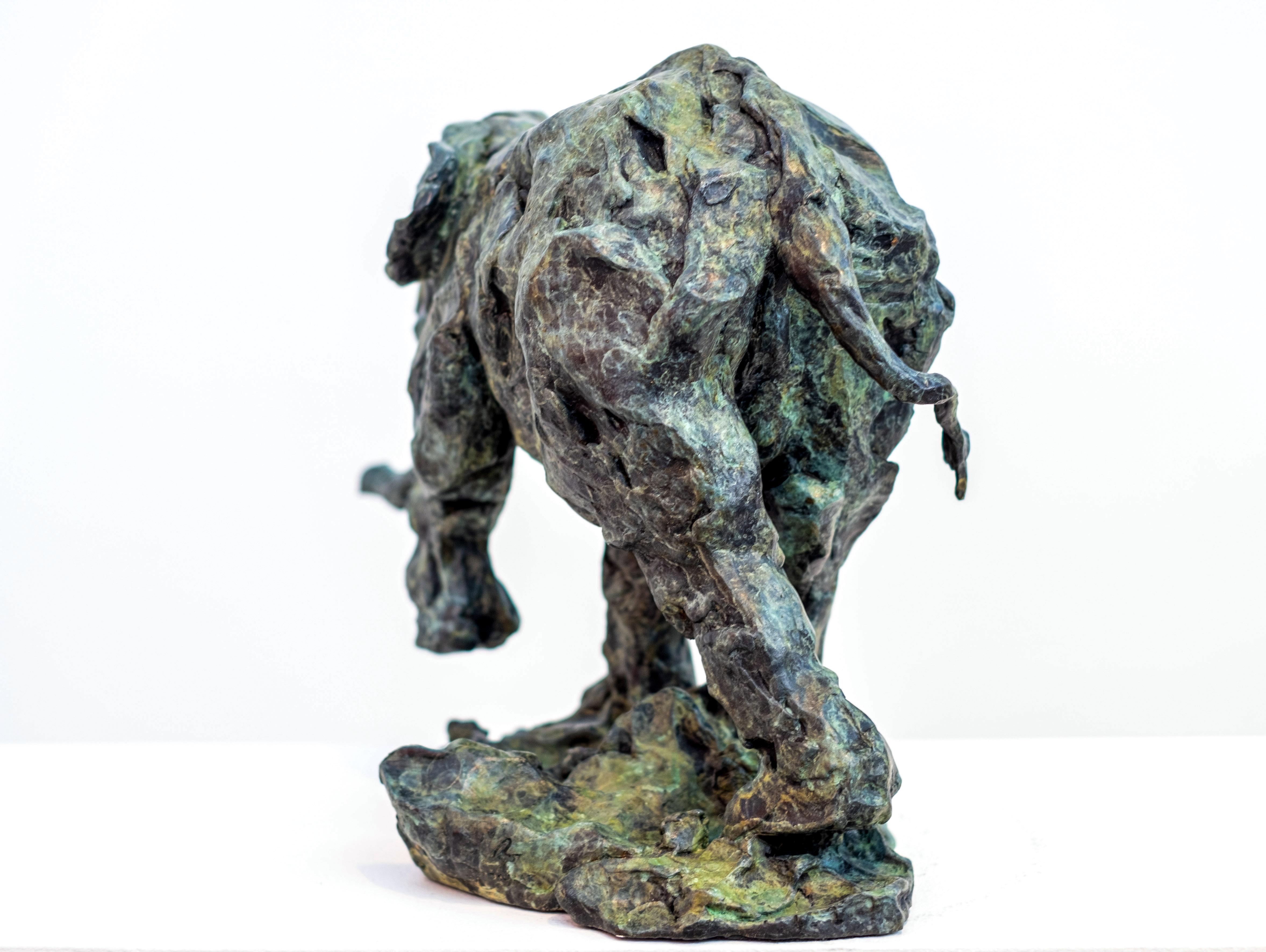 Elefantentraum – Jagd nach Tigern 3/8 – Bronzeskulptur auf Tischplatte im Angebot 1