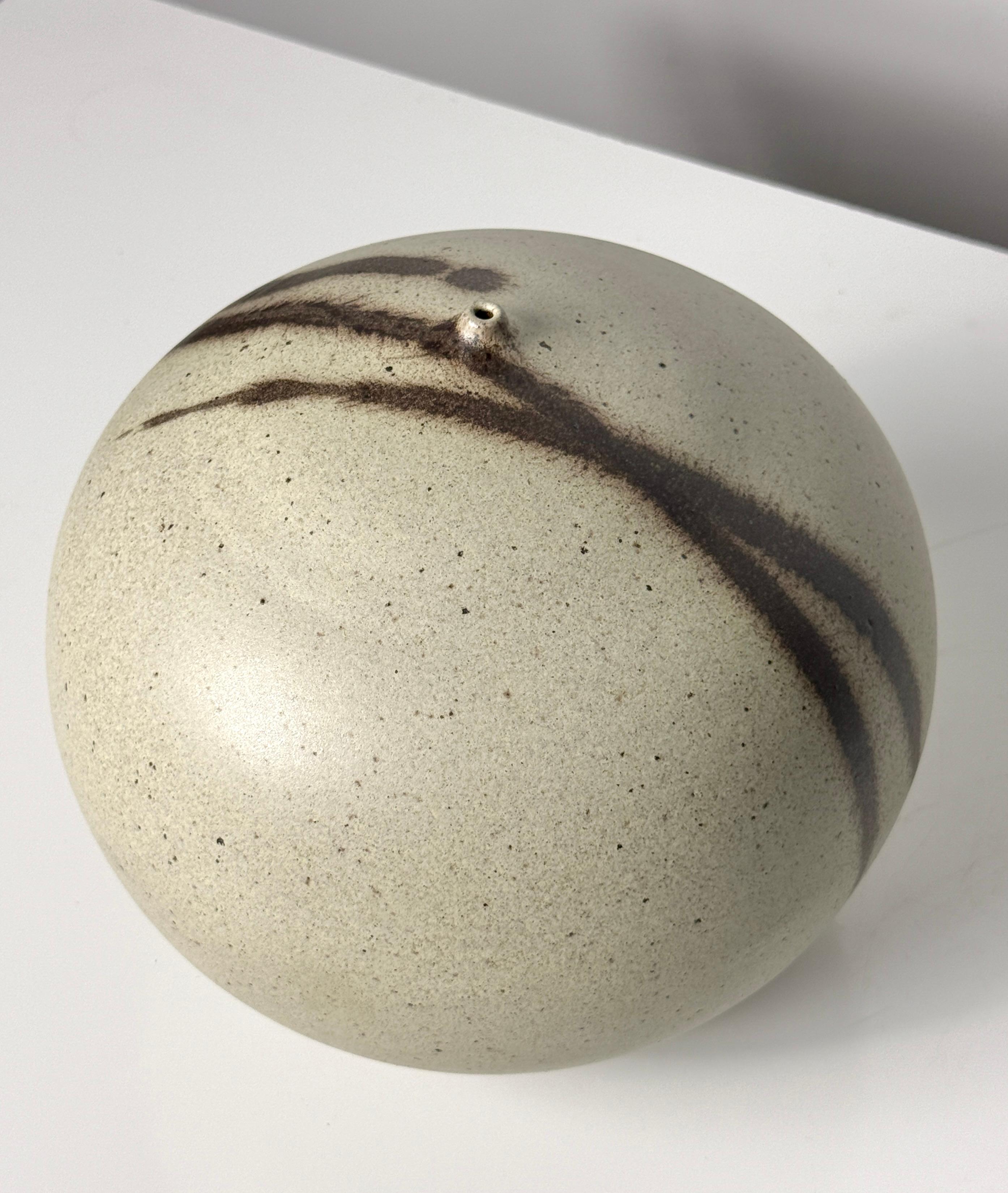 Richard Tuck Large Studio Pottery Weed Pot Twig Vase Wabi Sabi Modernist Vessel In Good Condition For Sale In Troy, MI