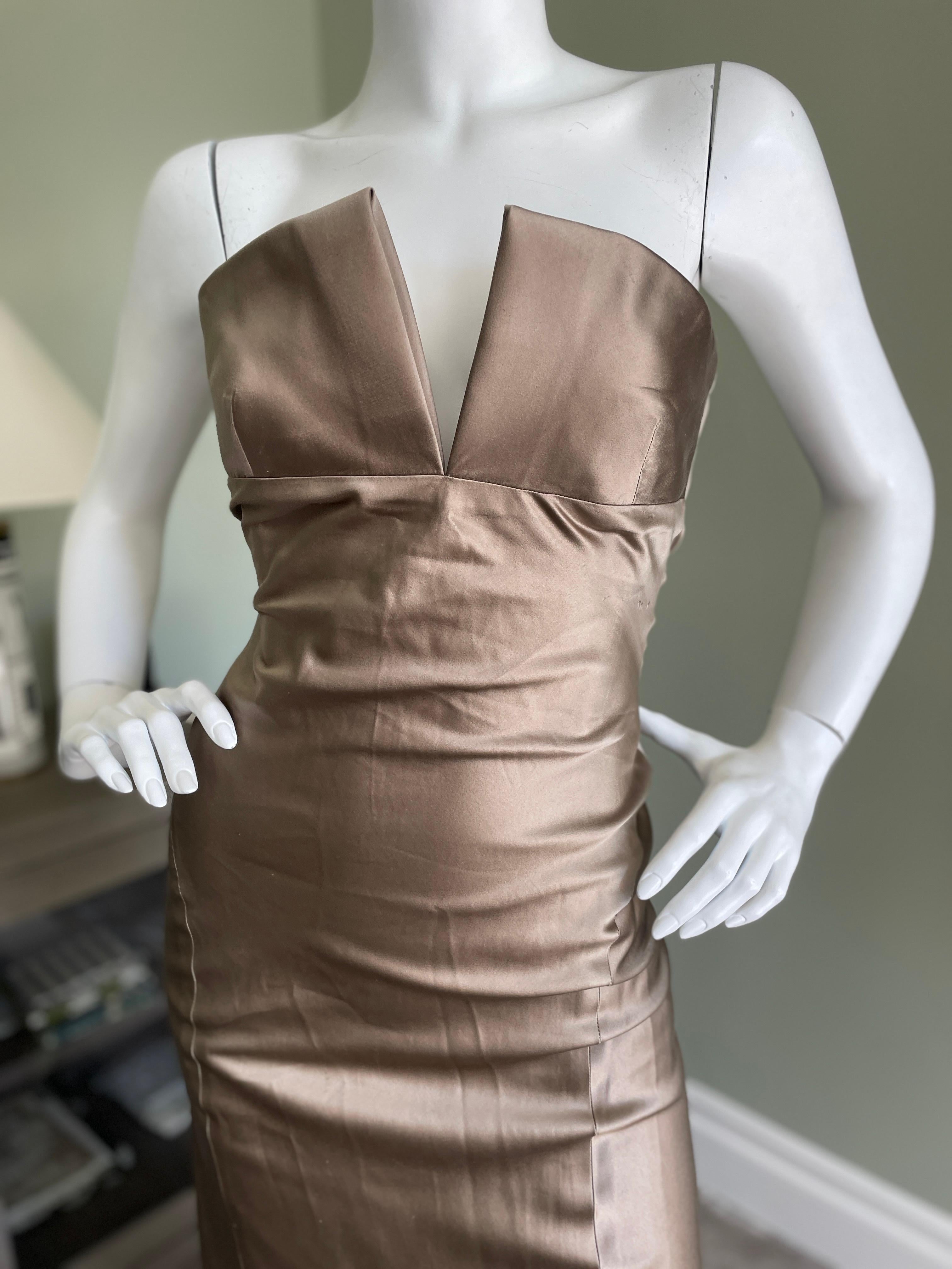 Richard Tyler Golden Metallic Silk Strapless Evening Dress In Good Condition For Sale In Cloverdale, CA