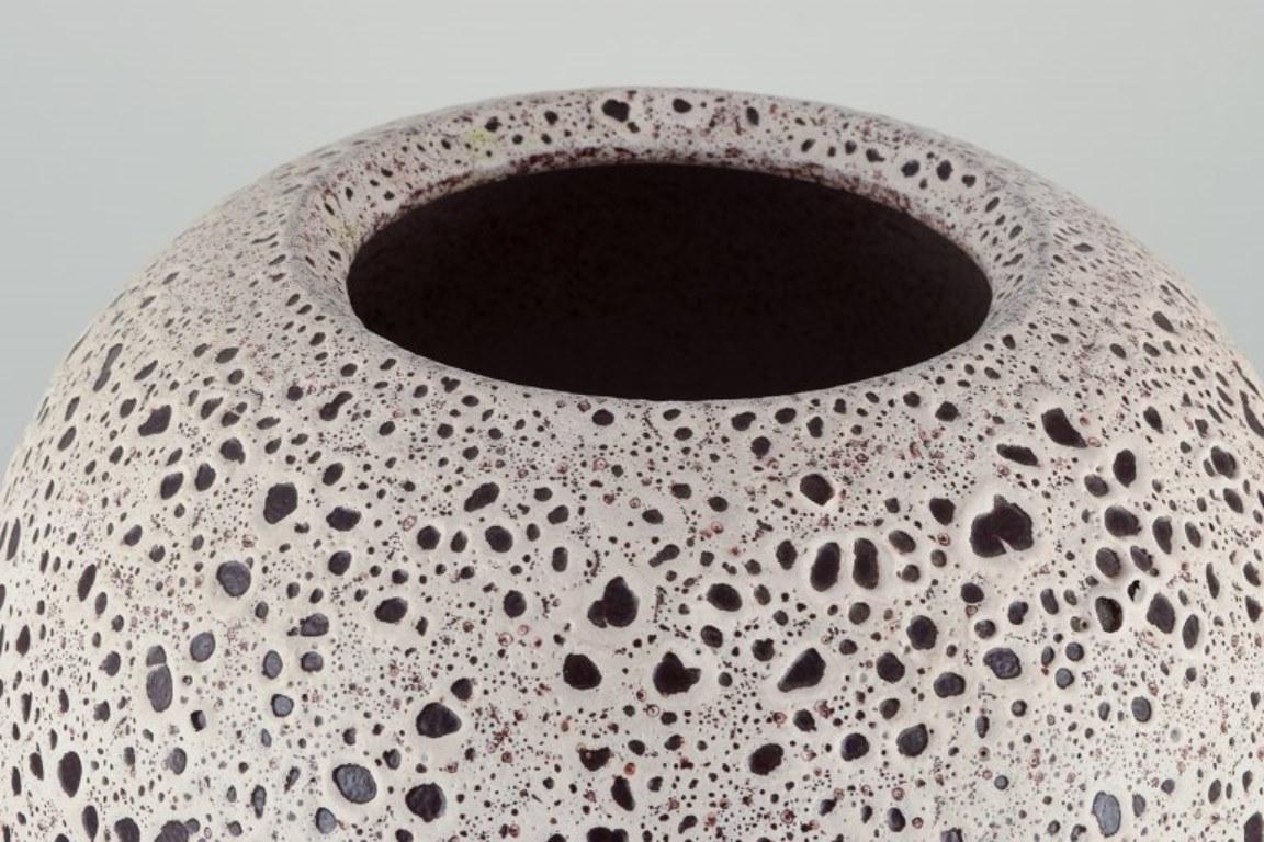 Smaltato Richard Uhlemeyer (1900-1954), ceramista da studio tedesco. Grande vaso da terra in ceramica. in vendita
