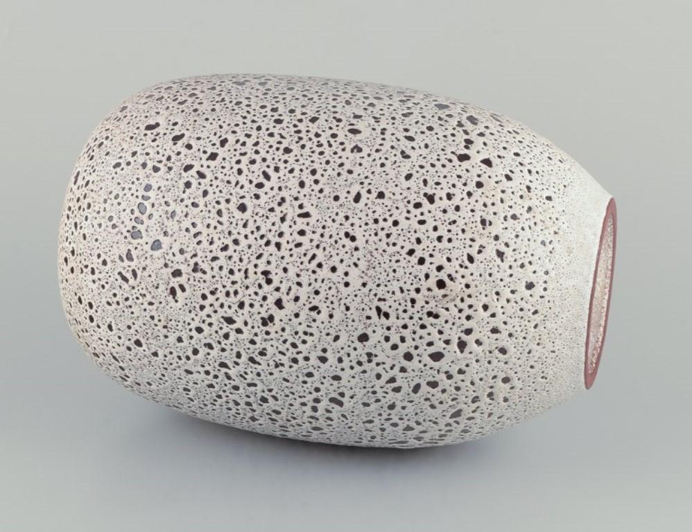 Metà XX secolo Richard Uhlemeyer (1900-1954), ceramista da studio tedesco. Grande vaso da terra in ceramica. in vendita