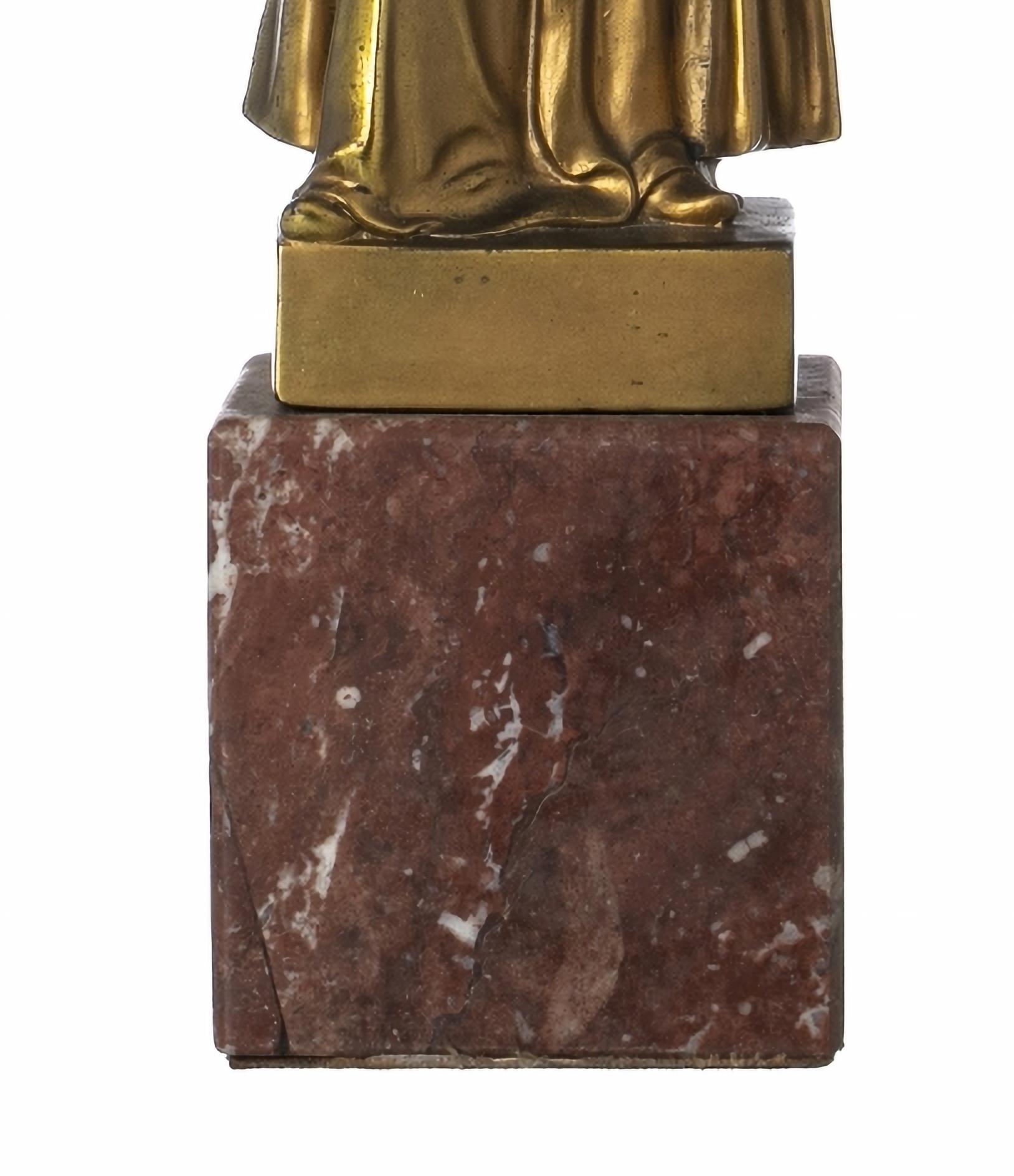 RICHARD W. LANGE (1879-1944) Sculpture early 20th Century

Sculpture, in gilded bronze, with face and hands in bakelite.
Standing on a marble base.
Signed and dated 1914.
Height: 33 cm.
good conditions

Richard W. Lange was a German artist who was