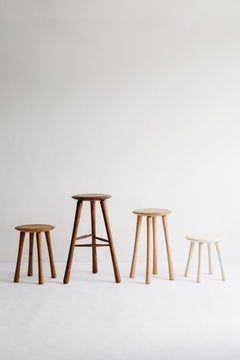Tabouret en noyer et fauve de Richard Watson, hauteur de comptoir