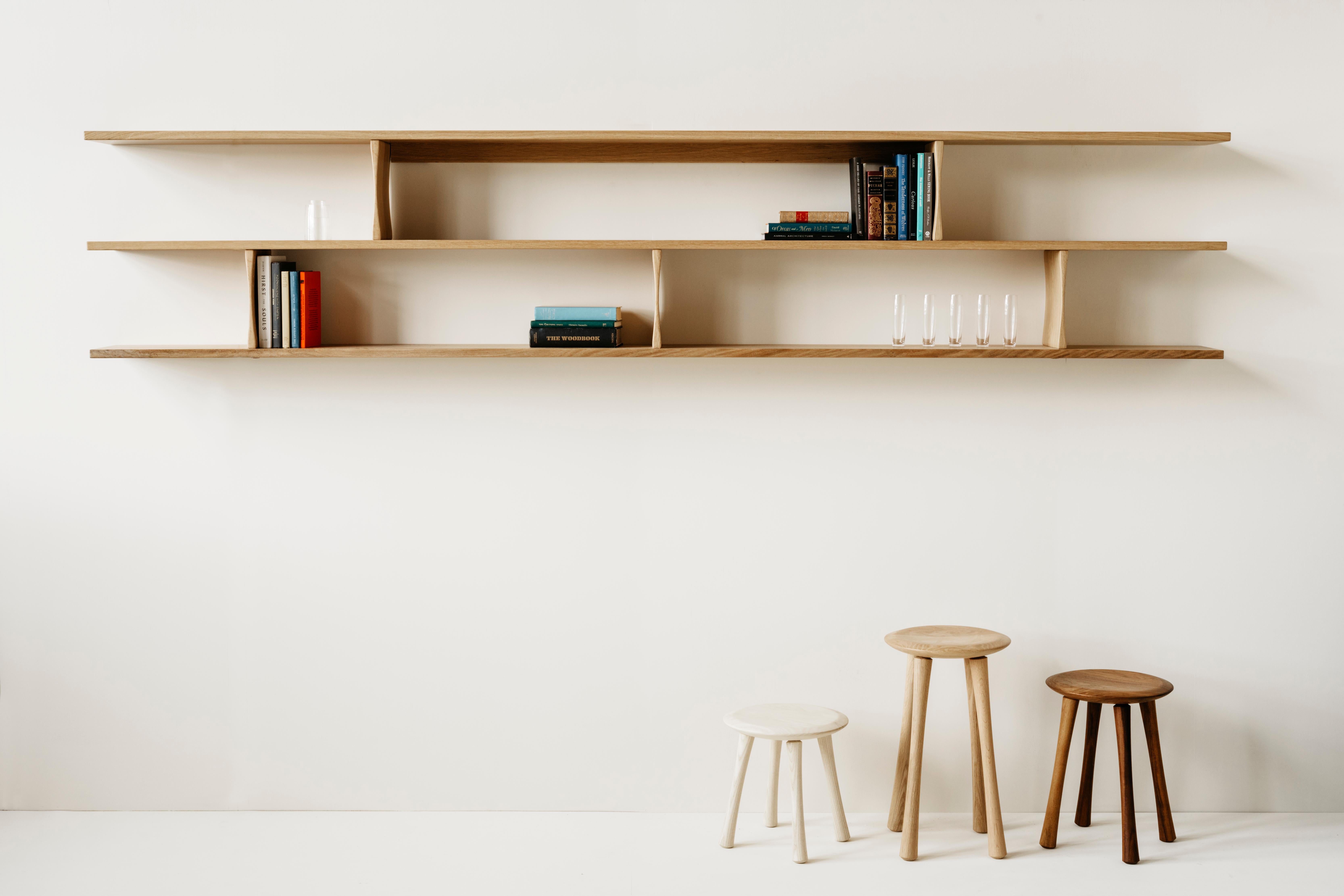 Organico moderno Scaffali a muro Richard Watson in noce, 62