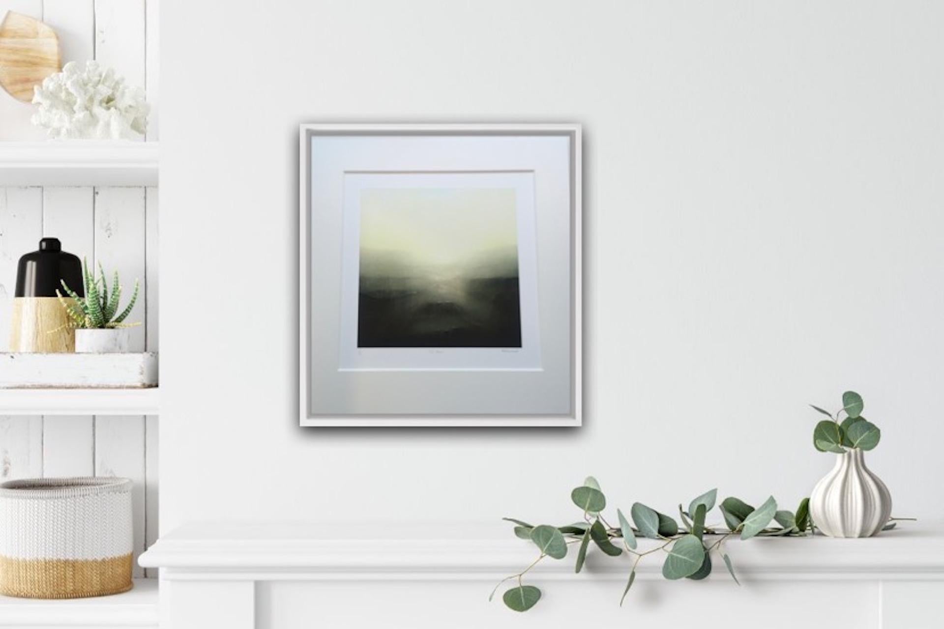 Richard Whadcock, Vista de una colina, South Downs, Edición limitada, Arte asequible en venta 1