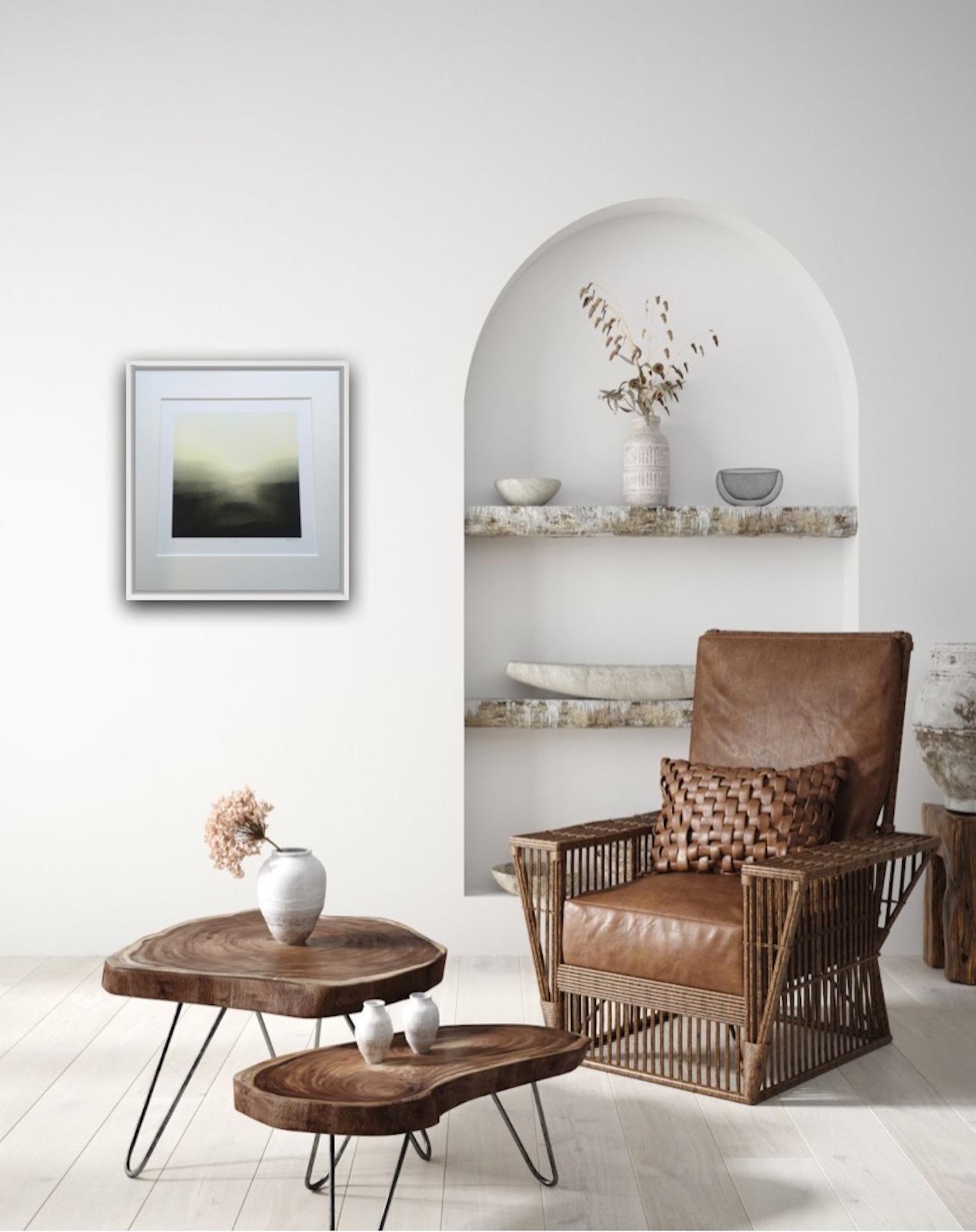 Richard Whadcock, Vista de una colina, South Downs, Edición limitada, Arte asequible en venta 3