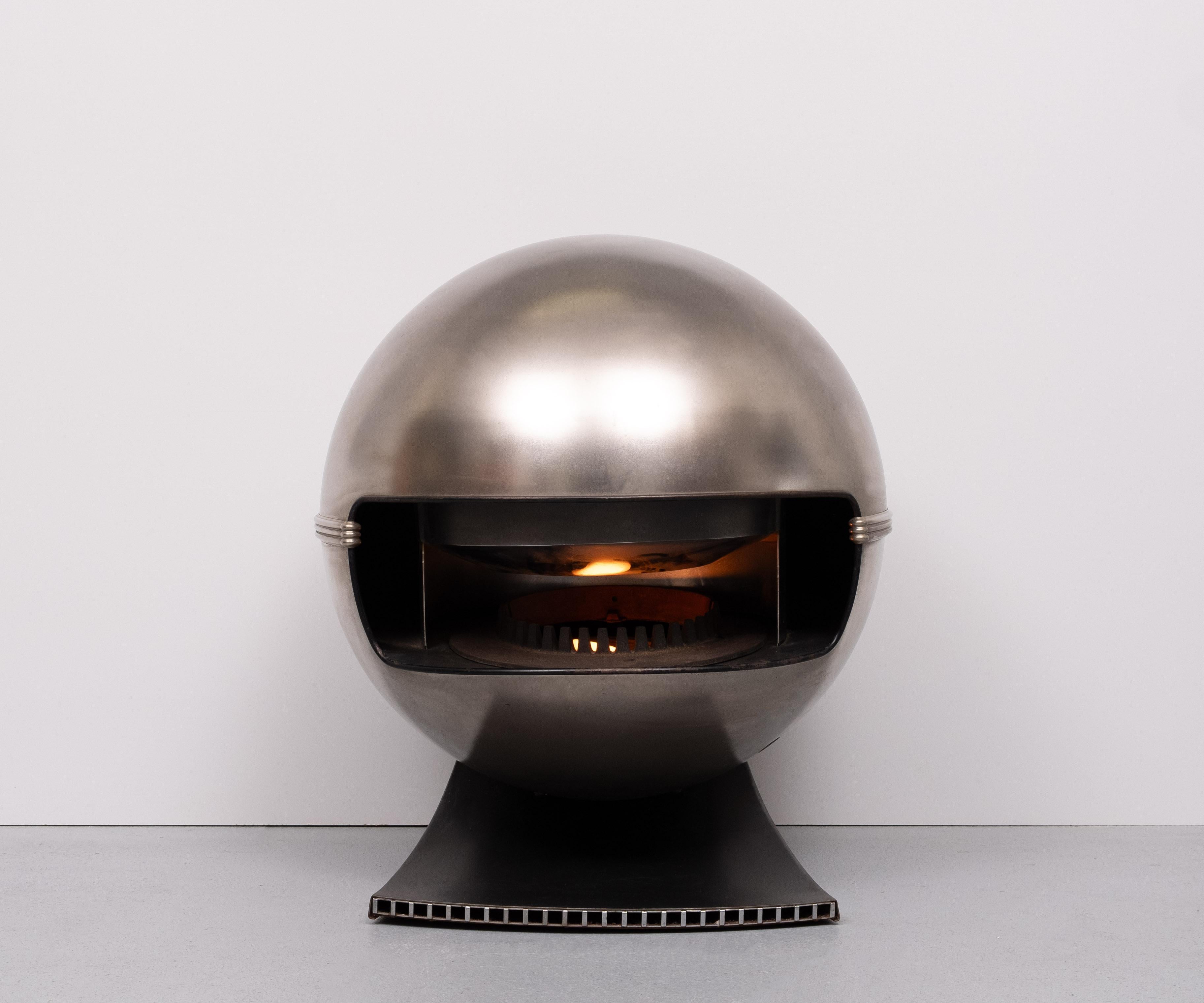 Mid-20th Century Richard Wolthekker for Faber - Space Ace  Gas fireplace  1960s  For Sale